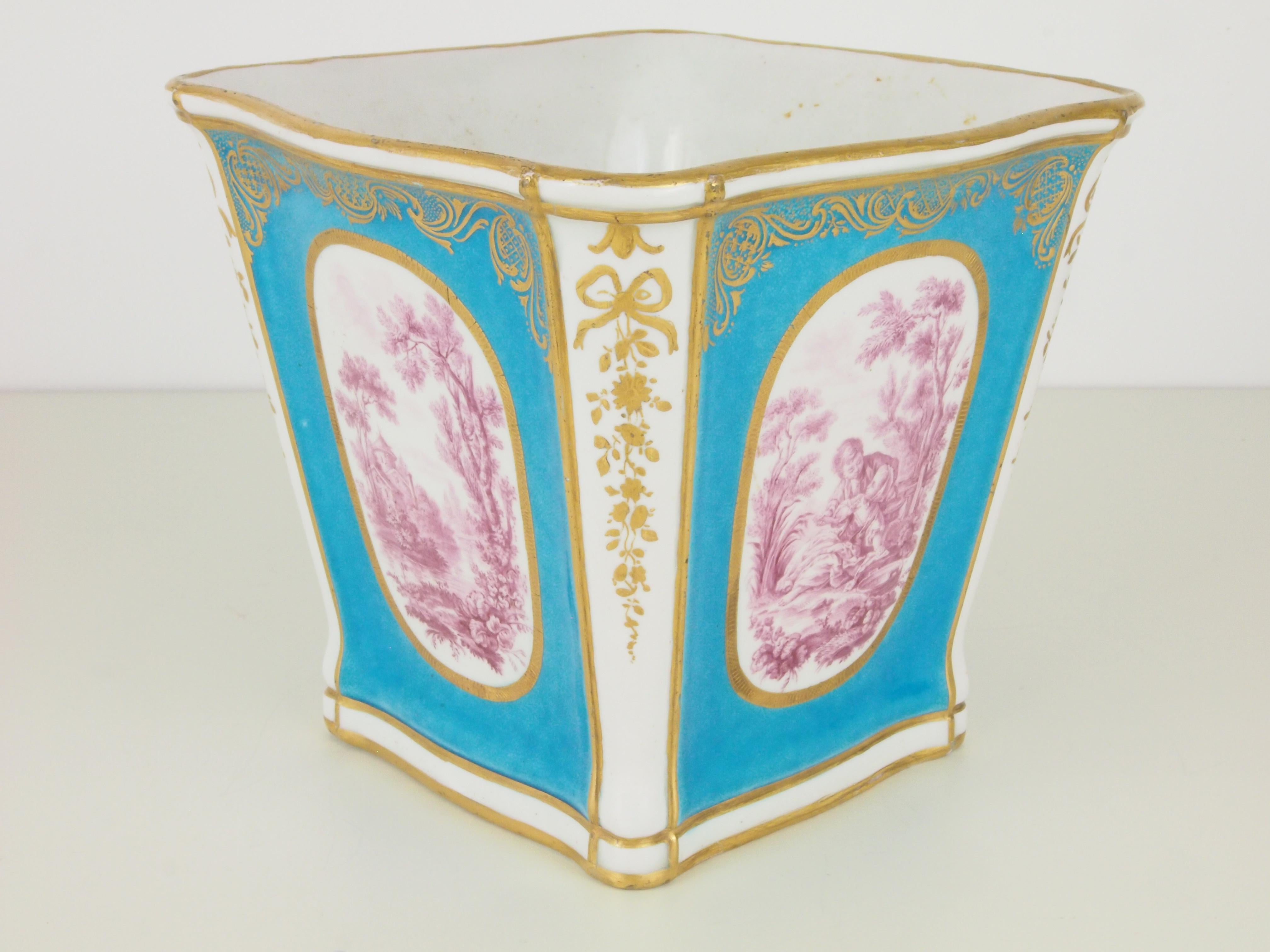 Antique Porcelain Cache Pot in Sevres Celestial Blue Style For Sale 3
