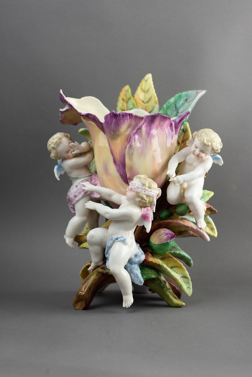 German Antique Porcelain Centerpiece Vase , Kister Scheibe-Alsbach, circa 1880 For Sale