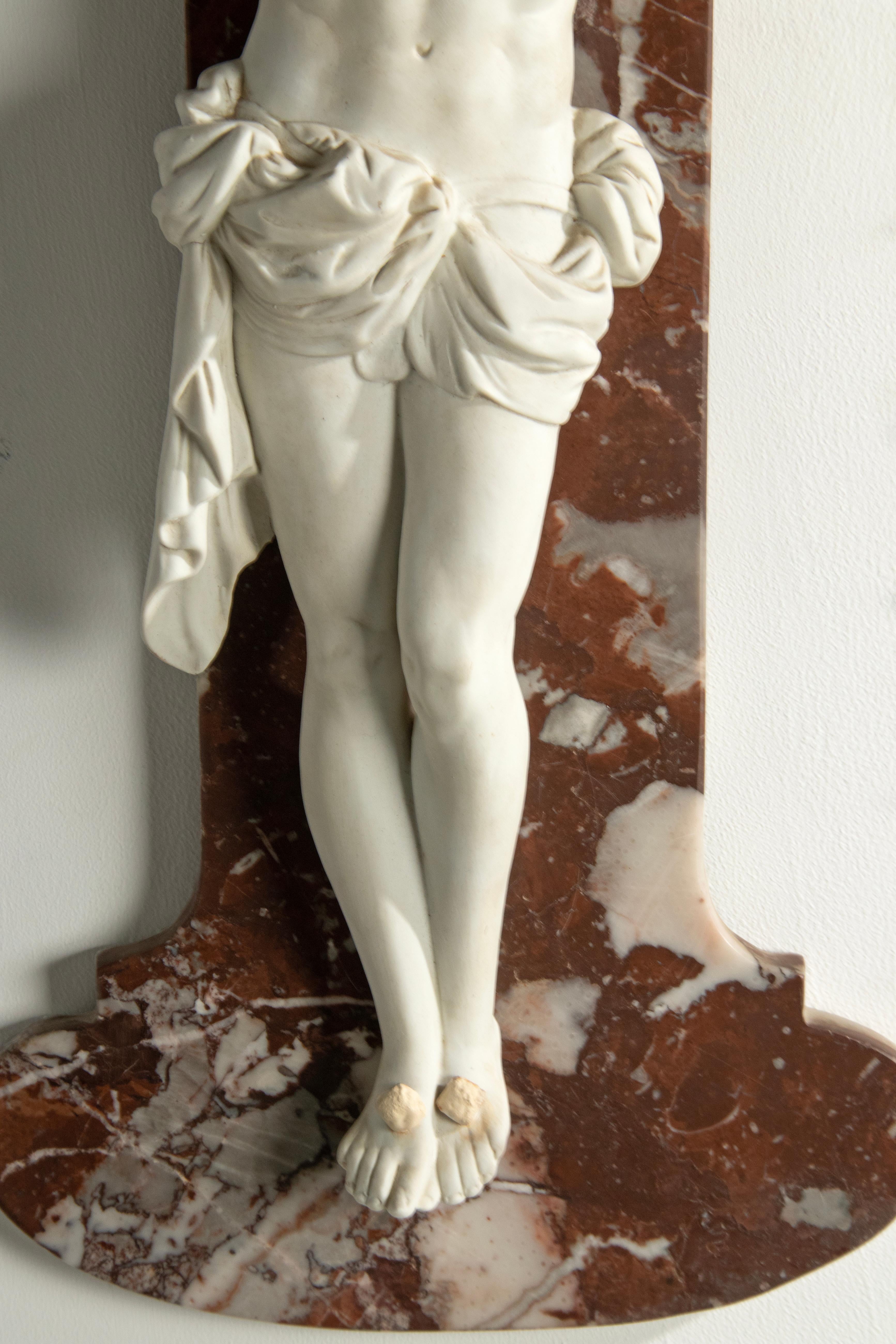 Antique Porcelain Corpus Christi on Red Marble Cross In Good Condition For Sale In Casteren, Noord-Brabant