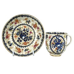 Taza y Platillo Antiguos de Porcelana Primer Periodo Worcester Siglo XVIII Circa 1775
