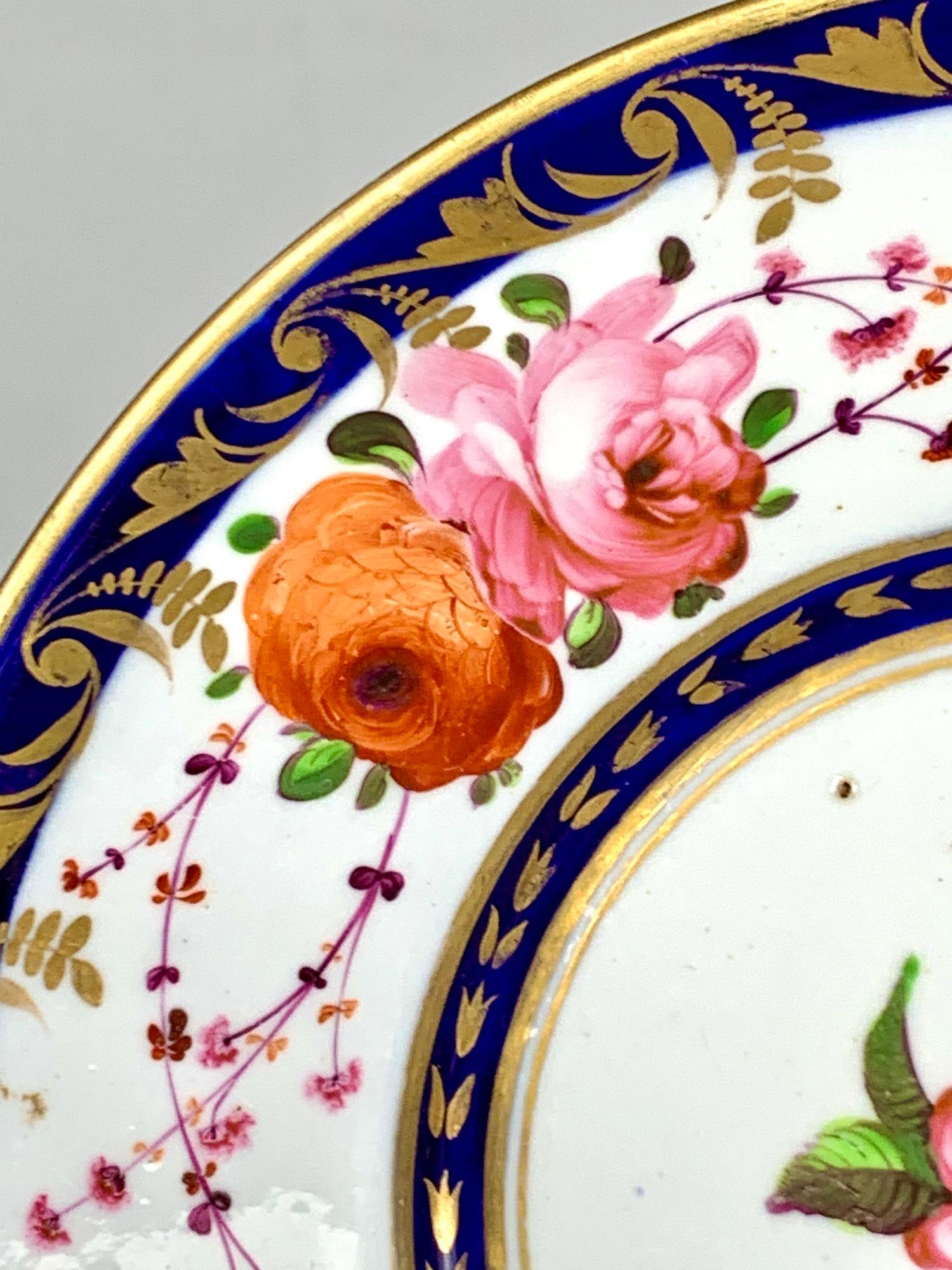Antiguo Plato de Porcelana Rosas Rosas Pintado a Mano Inglaterra Circa 1820 Inglés en venta