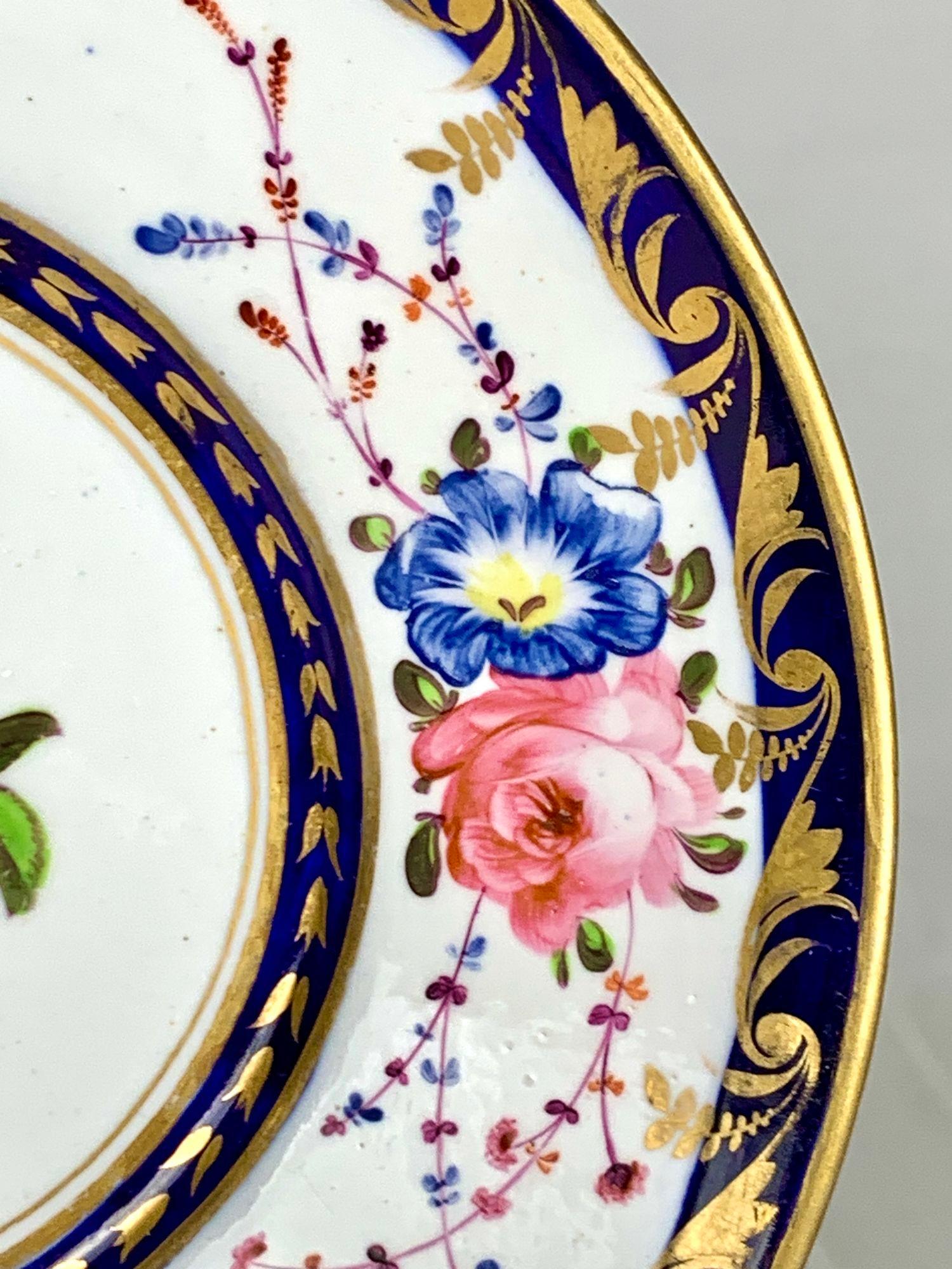 Antiguo Plato de Porcelana Rosas Rosas Pintado a Mano Inglaterra Circa 1820 Pintado a mano en venta
