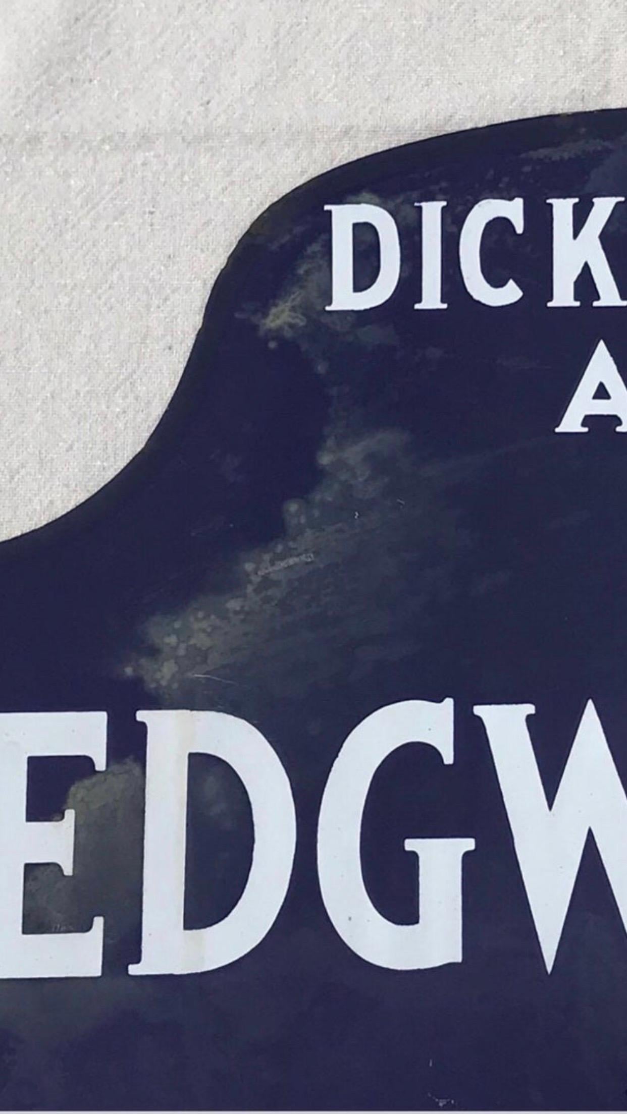 Antique Porcelain Humpback Double Sided NYC Street Sign In Good Condition In Redding, CT