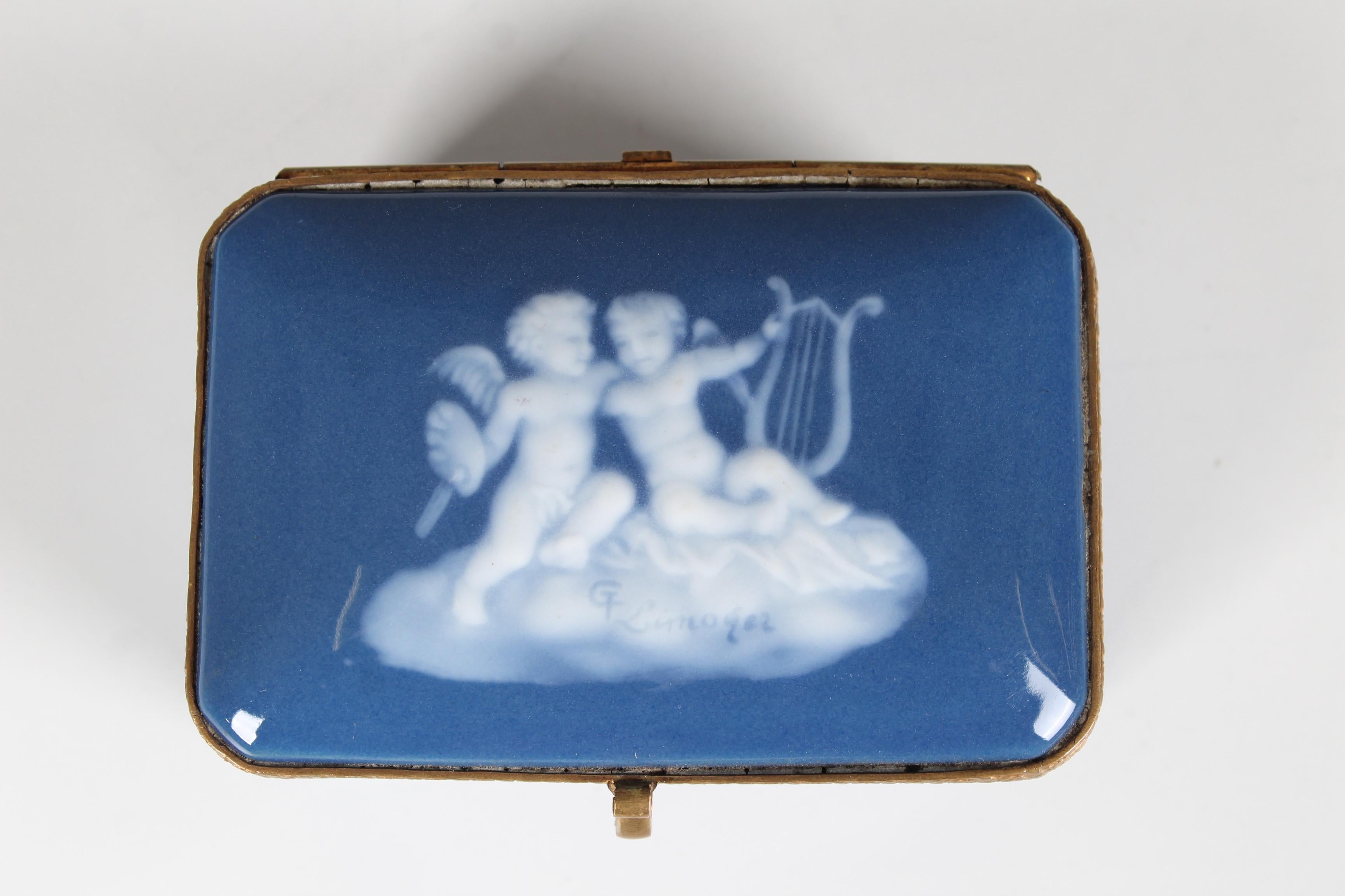 French Antique Porcelain Jewelry Box, Limoges, France, circa 1880 For Sale