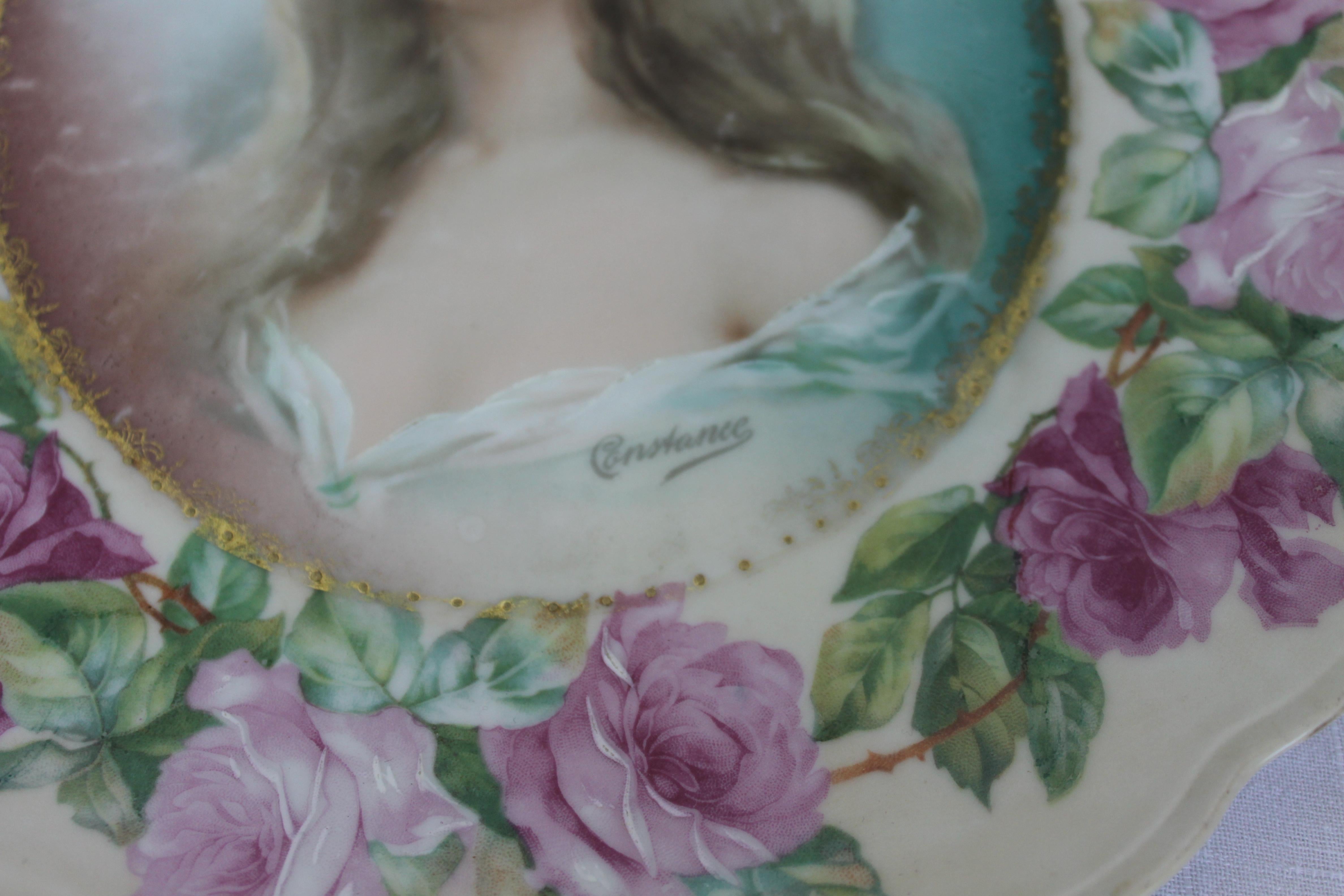 Antique porcelaine MZ Autriche Portrait ou assiette de cabinet signée «stance » Bon état - En vente à Hamilton, Ontario