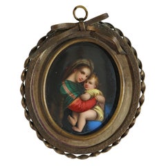 Antico quadro in porcellana con Madonna & Child di Raphael in cornice d'ottone, XIX sec.
