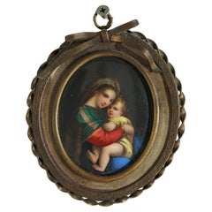 Peinture ancienne en porcelaine de la Madonna & Child d'après Raphael dans un cadre en laiton 19ème siècle
