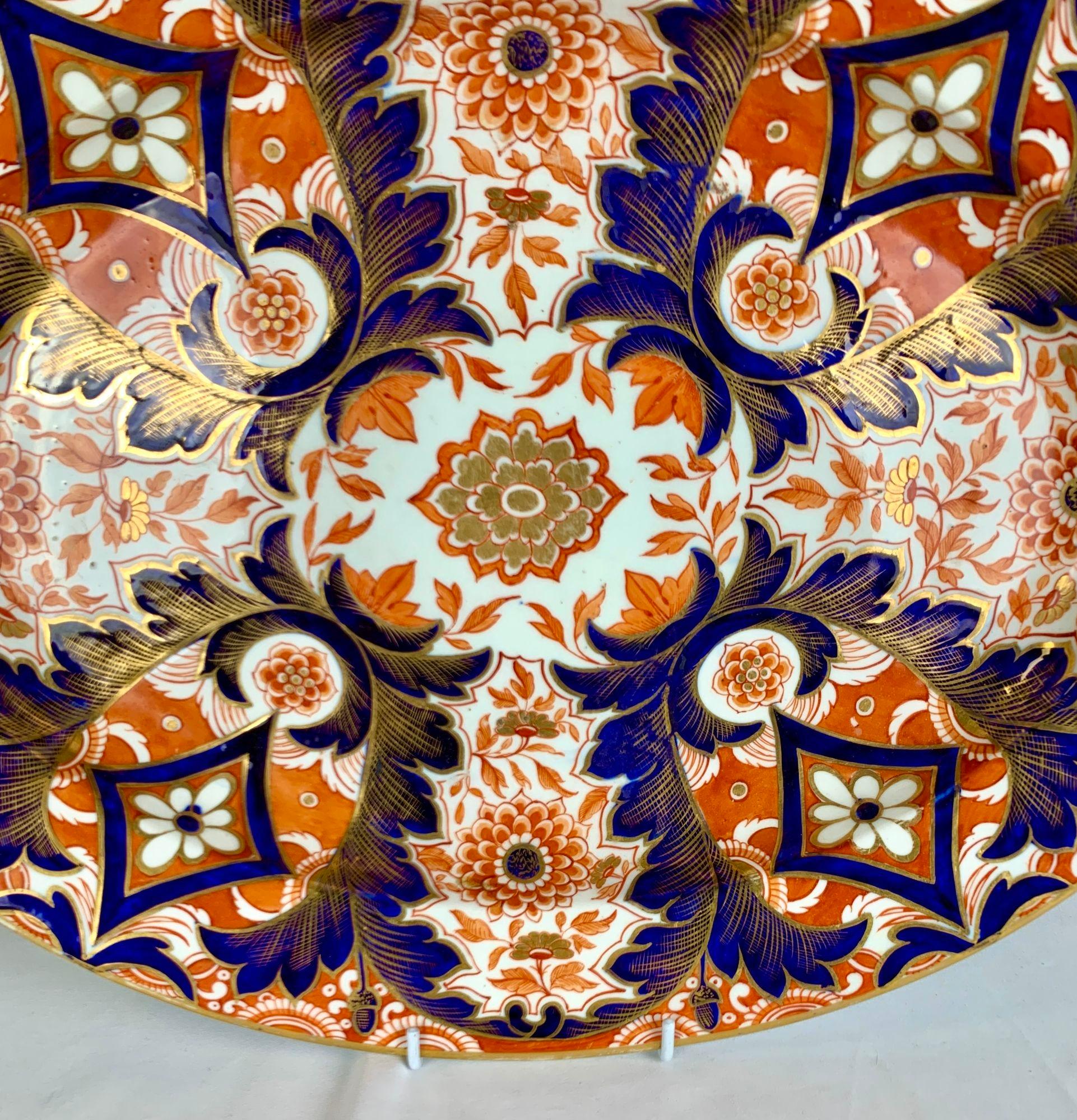 Antiguo Plato de Porcelana Pintado a Mano Patrón Imari Royal Crown Derby Ca. 1815 siglo XIX en venta