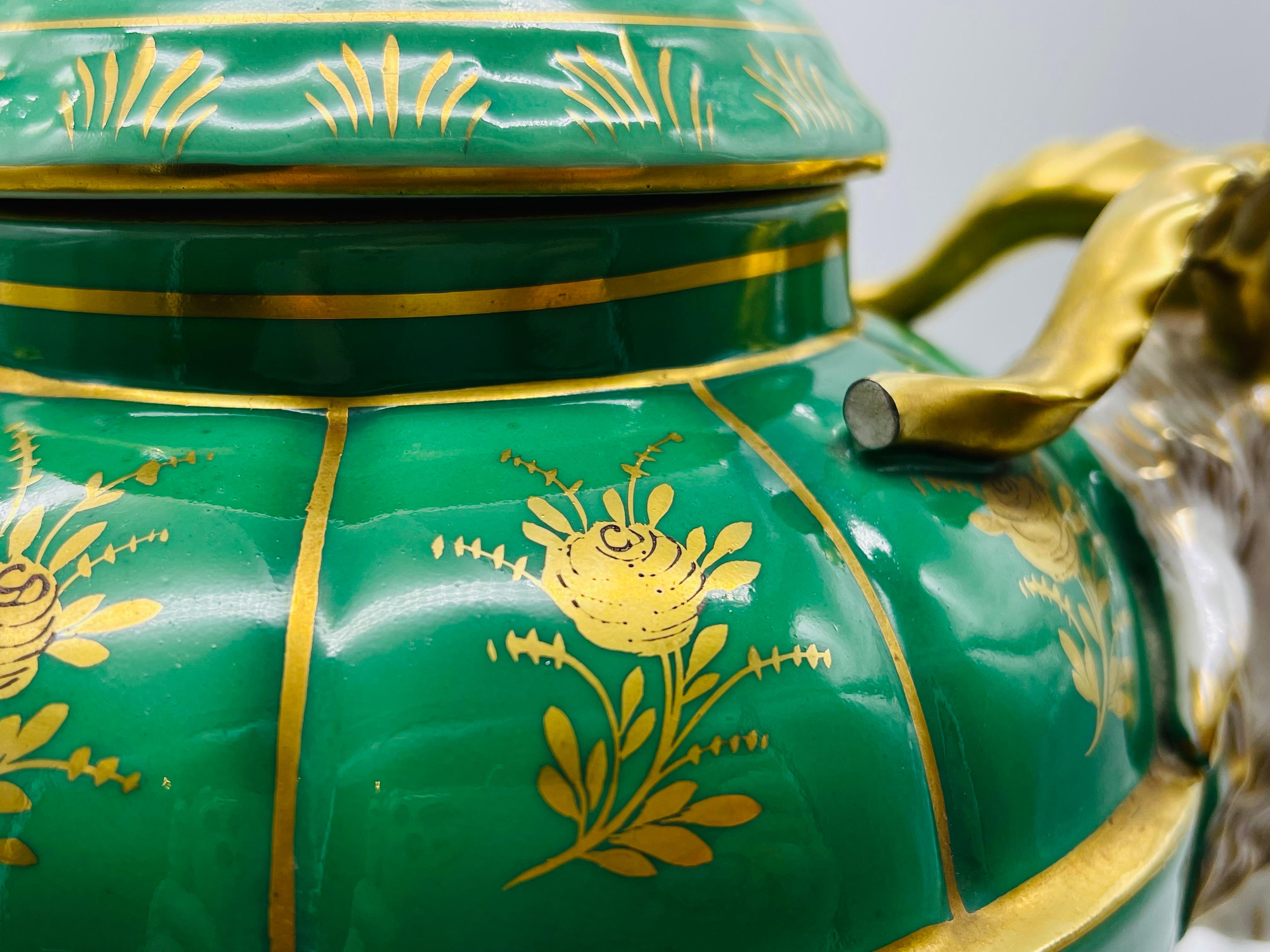 antichi vasi di porcellana a testa d'ariete Dresden Porcelain in vendita 14