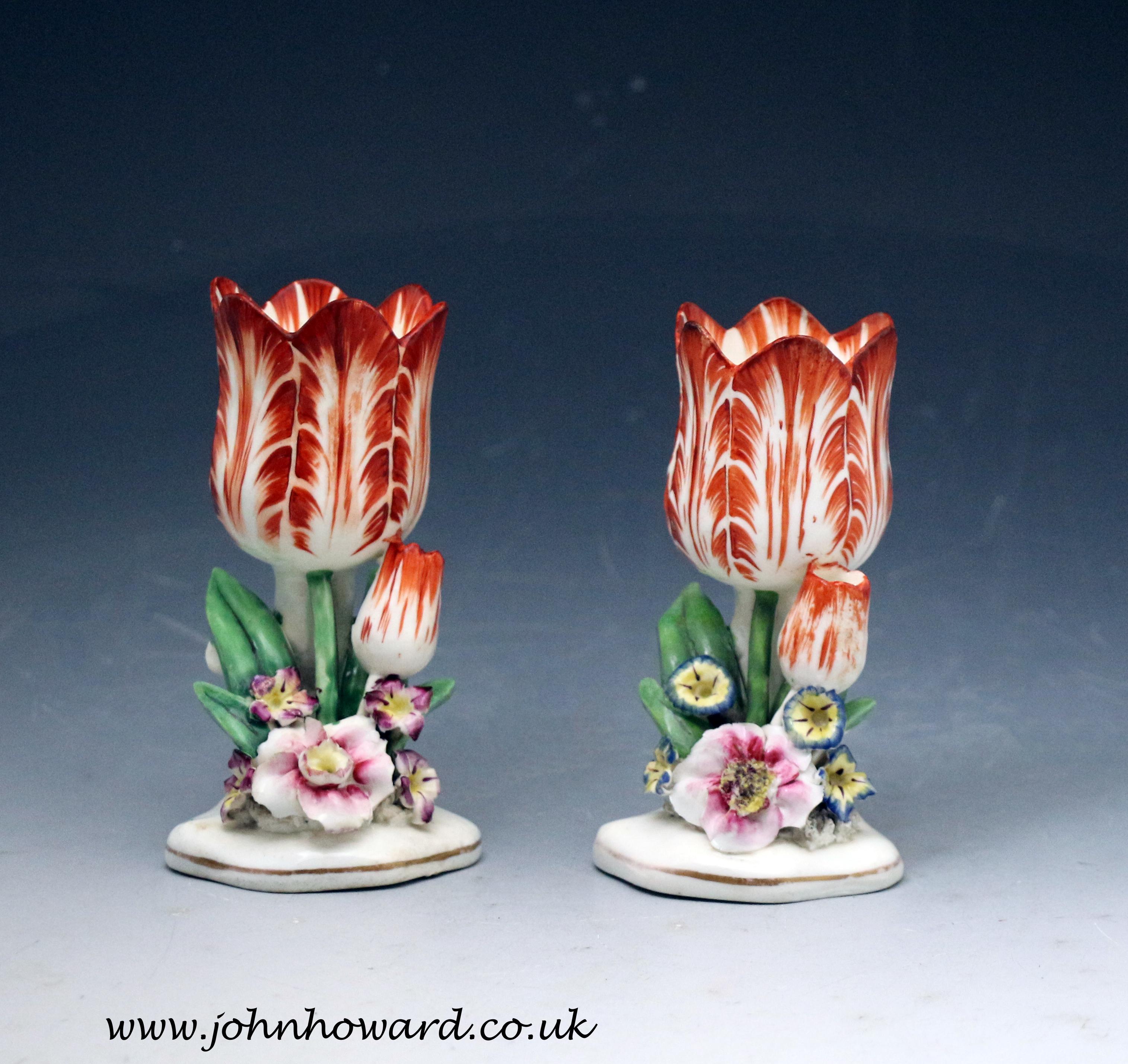 Antique Porcelain Staffordshire Tulip Shaped Flower Vases, circa 1835 im Zustand „Gut“ im Angebot in Woodstock, OXFORDSHIRE