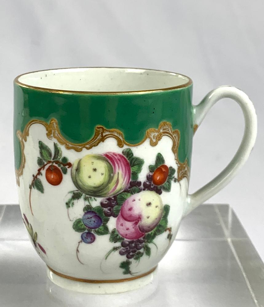 Antique Porcelain Tea Cup Coffee Cup & Saucer Trio First Period Worcester C-1770 In Excellent Condition In Katonah, NY