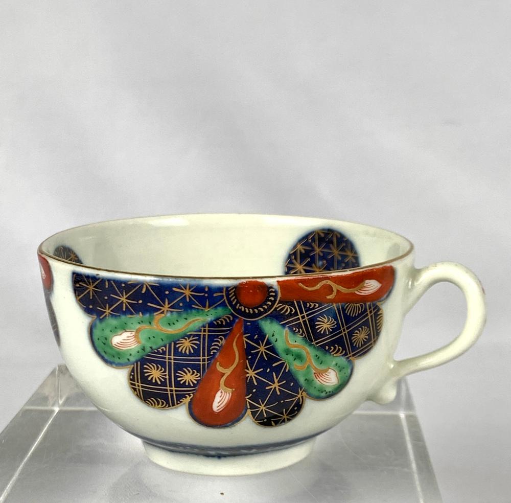Porcelaine Tasse à café et soucoupe en porcelaine ancienne de la première période à motif éventail Worcester en vente
