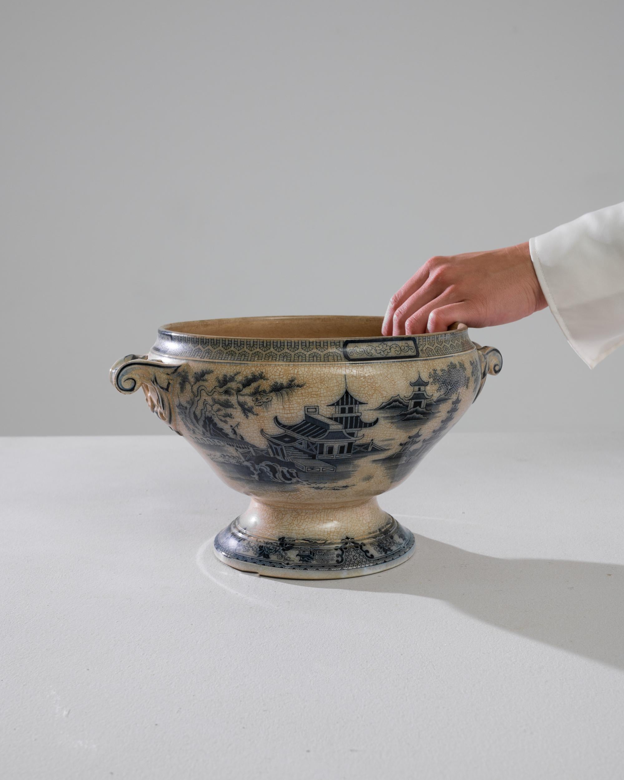 Chinese Export Antique Porcelain Tureen