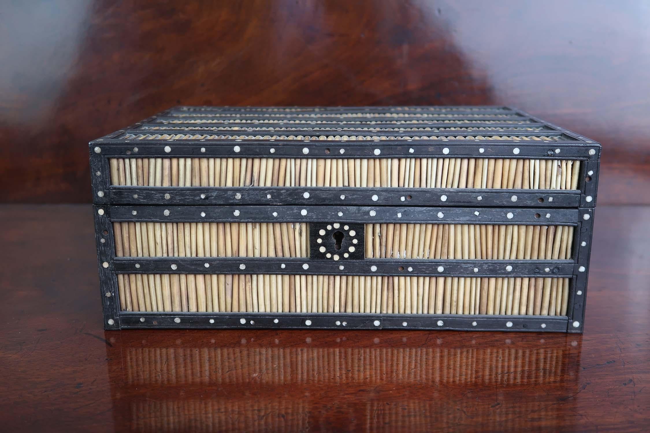 Sri-Lankais Boîte à piquants de porc-épic ancienne. Sri Lanka, 19e siècle en vente