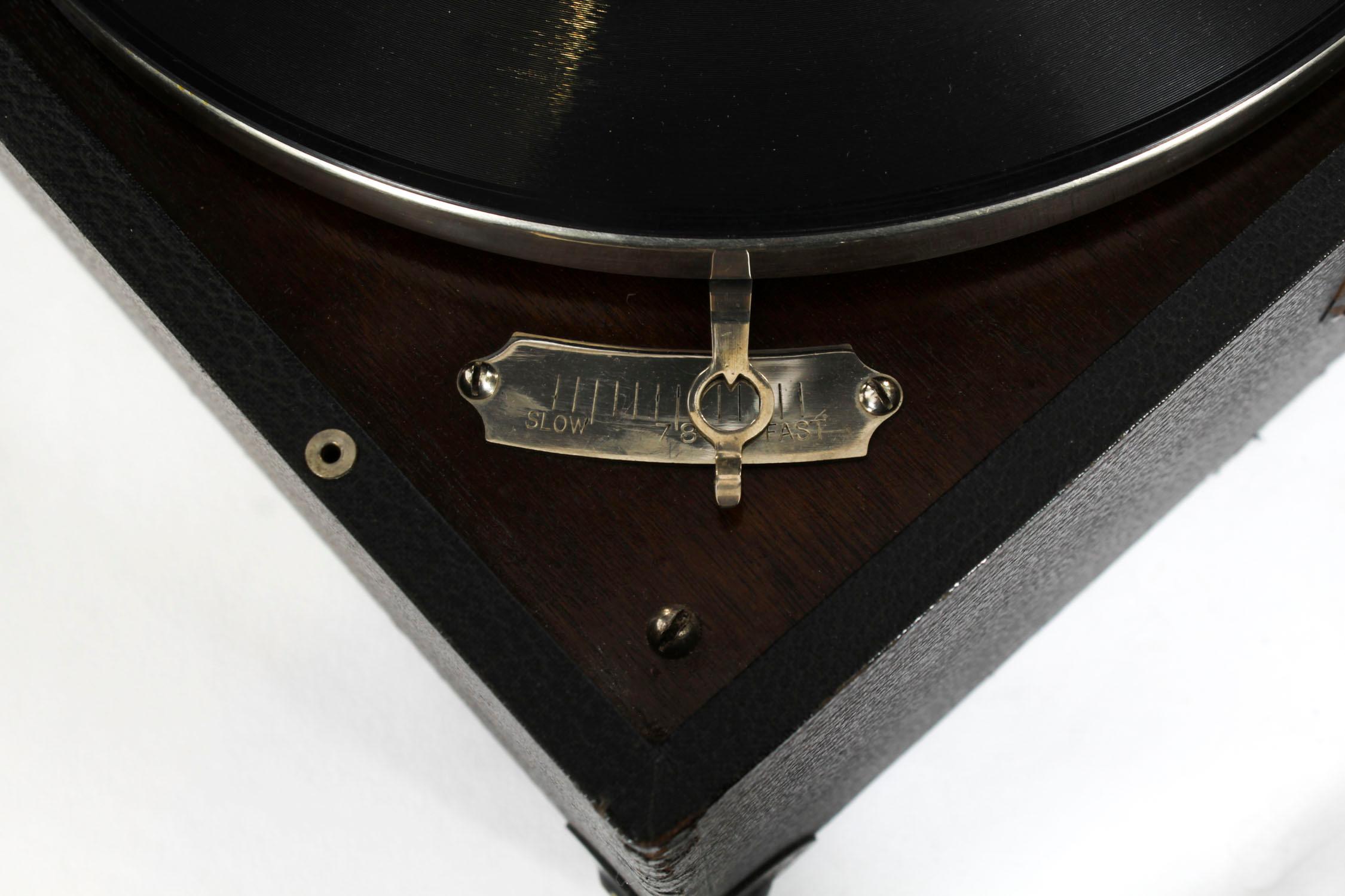 Antique Portable HMV Gramophone Mod 101 Black 20th Century In Good Condition In London, GB