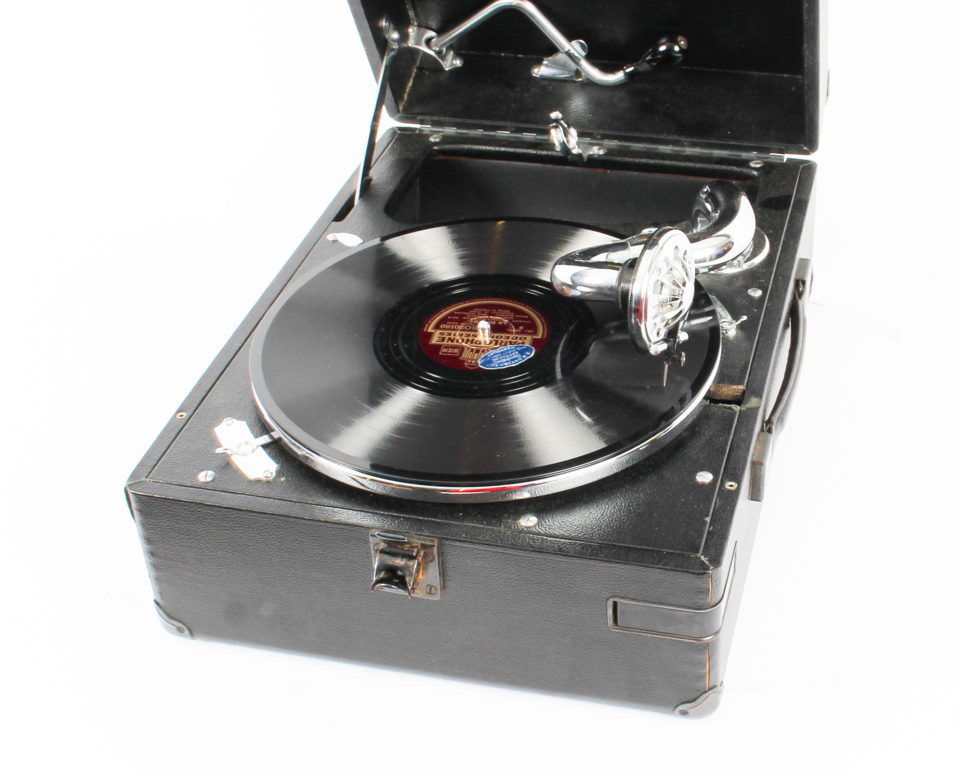 Mid-20th Century Antique Portable HMV Gramophone Mod 102E, 1934, 20th Century