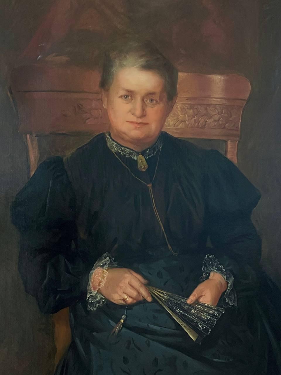 Antique Portrait Oil Painting of Old Lady For Sale 2