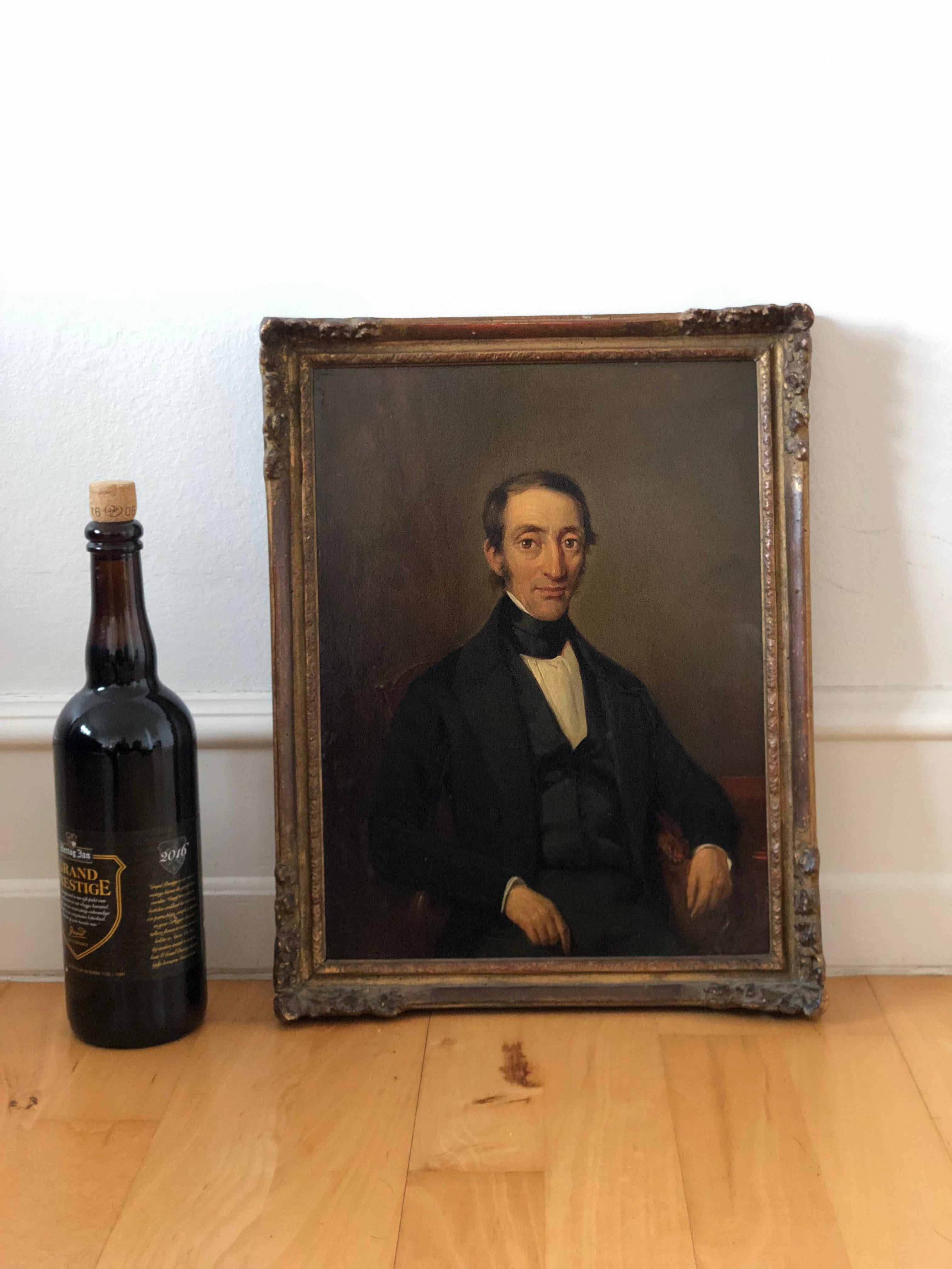 Antique Portrait Painting of Dutch Elite Doctor - Original Gilded Frame For Sale 2