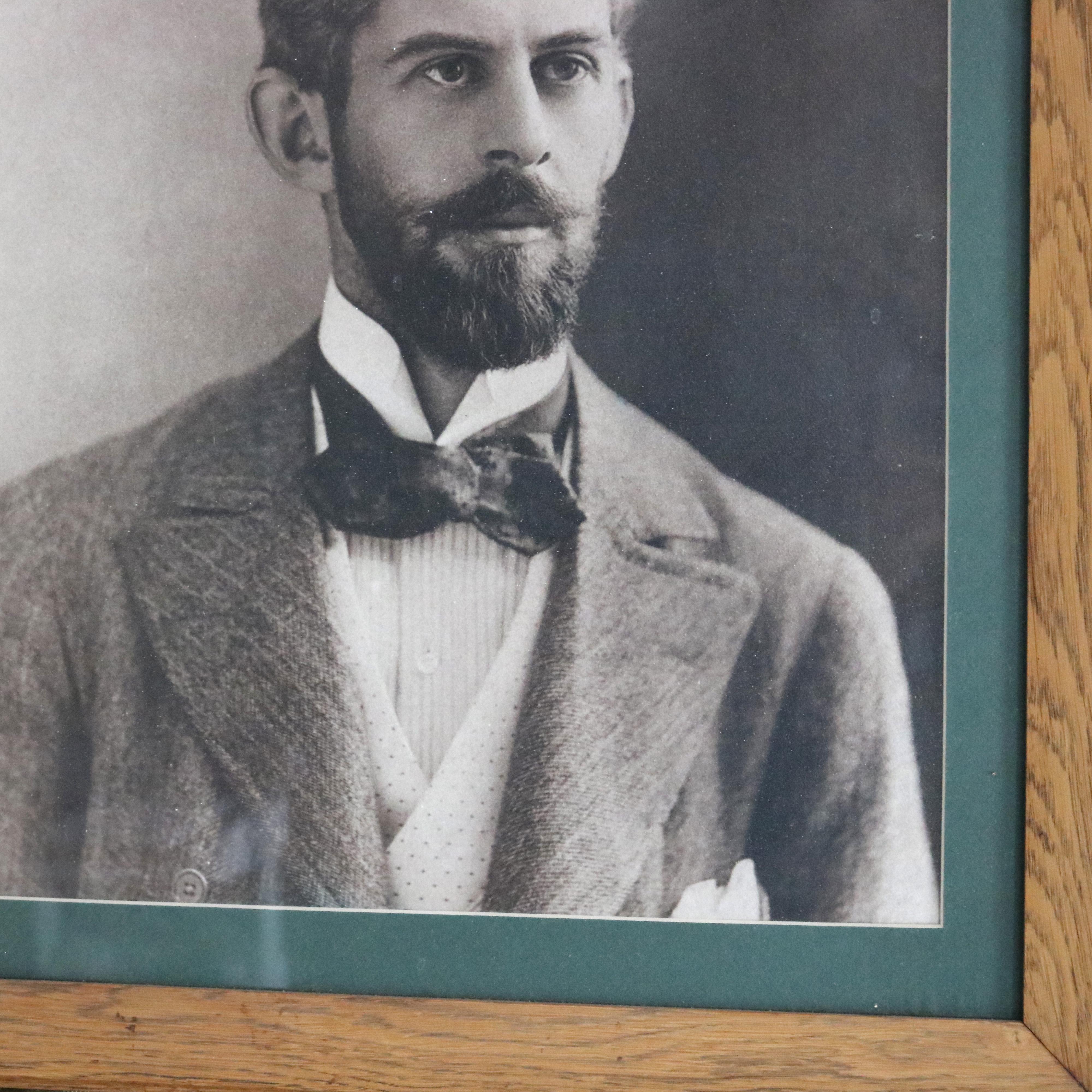 Gravure ancienne d'un portrait d'homme dans un cadre en Oak et feuille d'or C1890 en vente 2