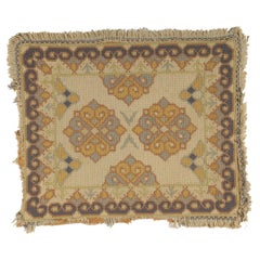 Antigua alfombra portuguesa de punto de aguja Arraiolos