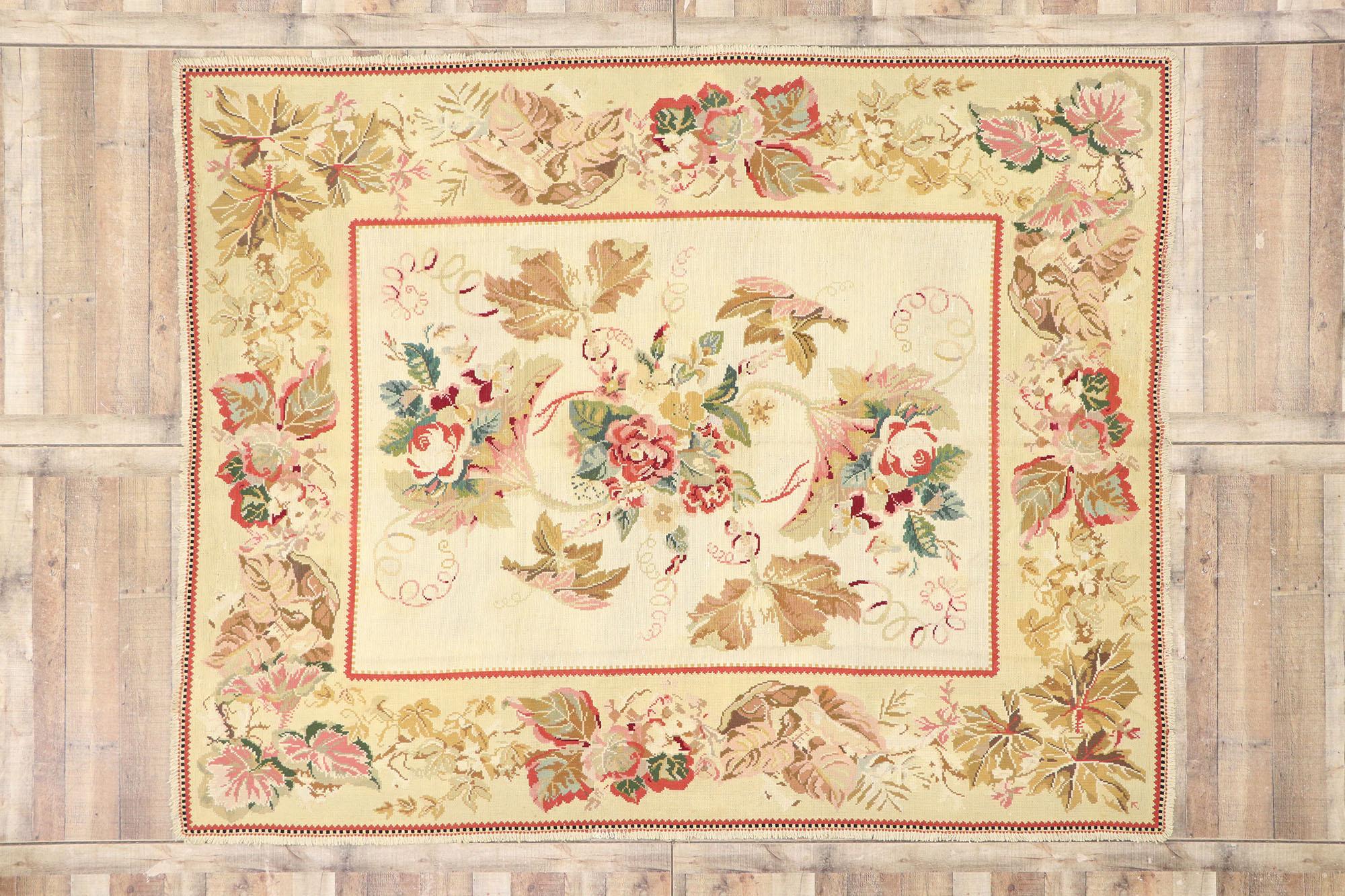 Antiker portugiesischer Arraiolos-Teppich mit Gobelinstickerei im romantischen französischen Landhausstil (Wolle) im Angebot