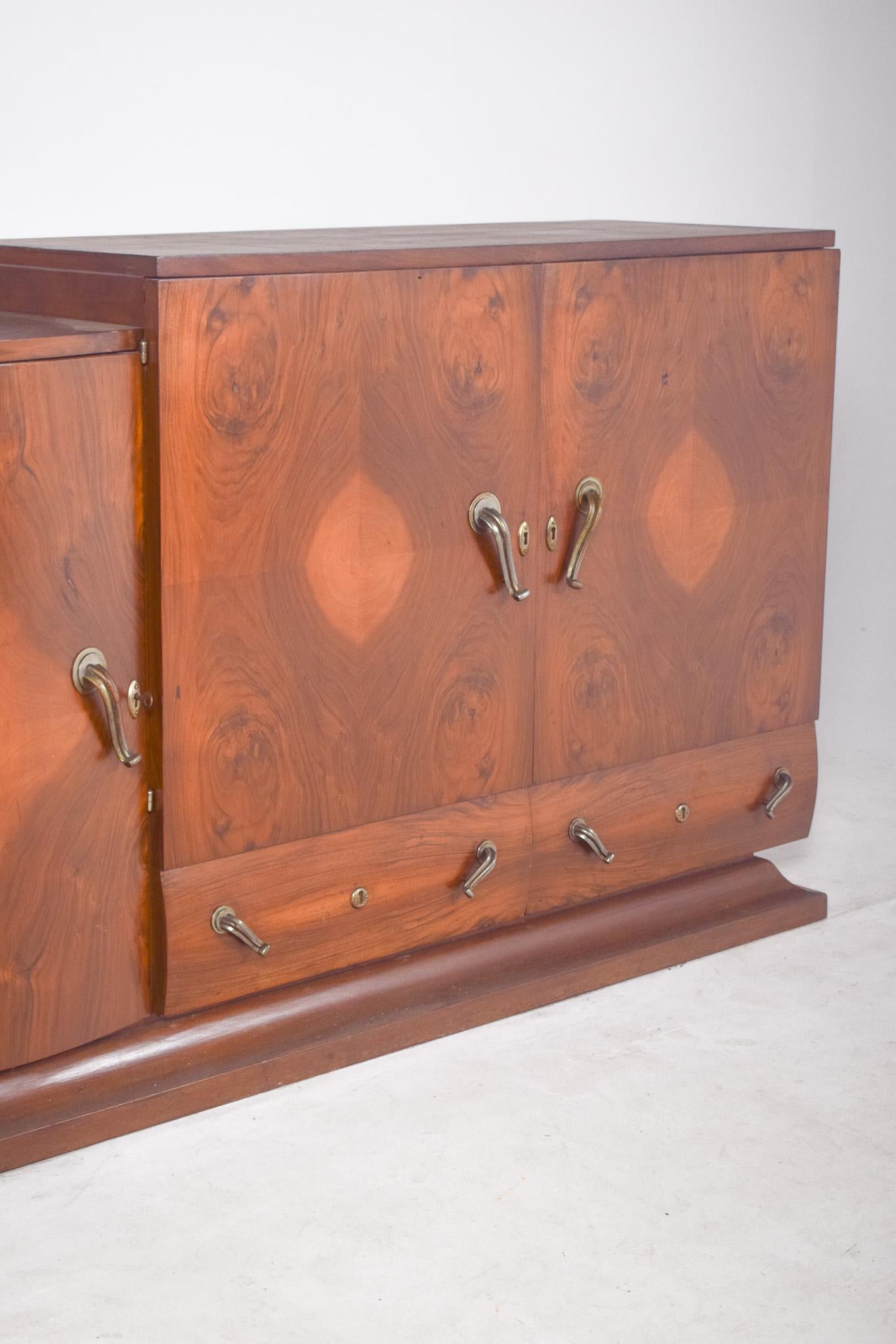 Portugais Buffet ancien portugais Art Deco. en vente