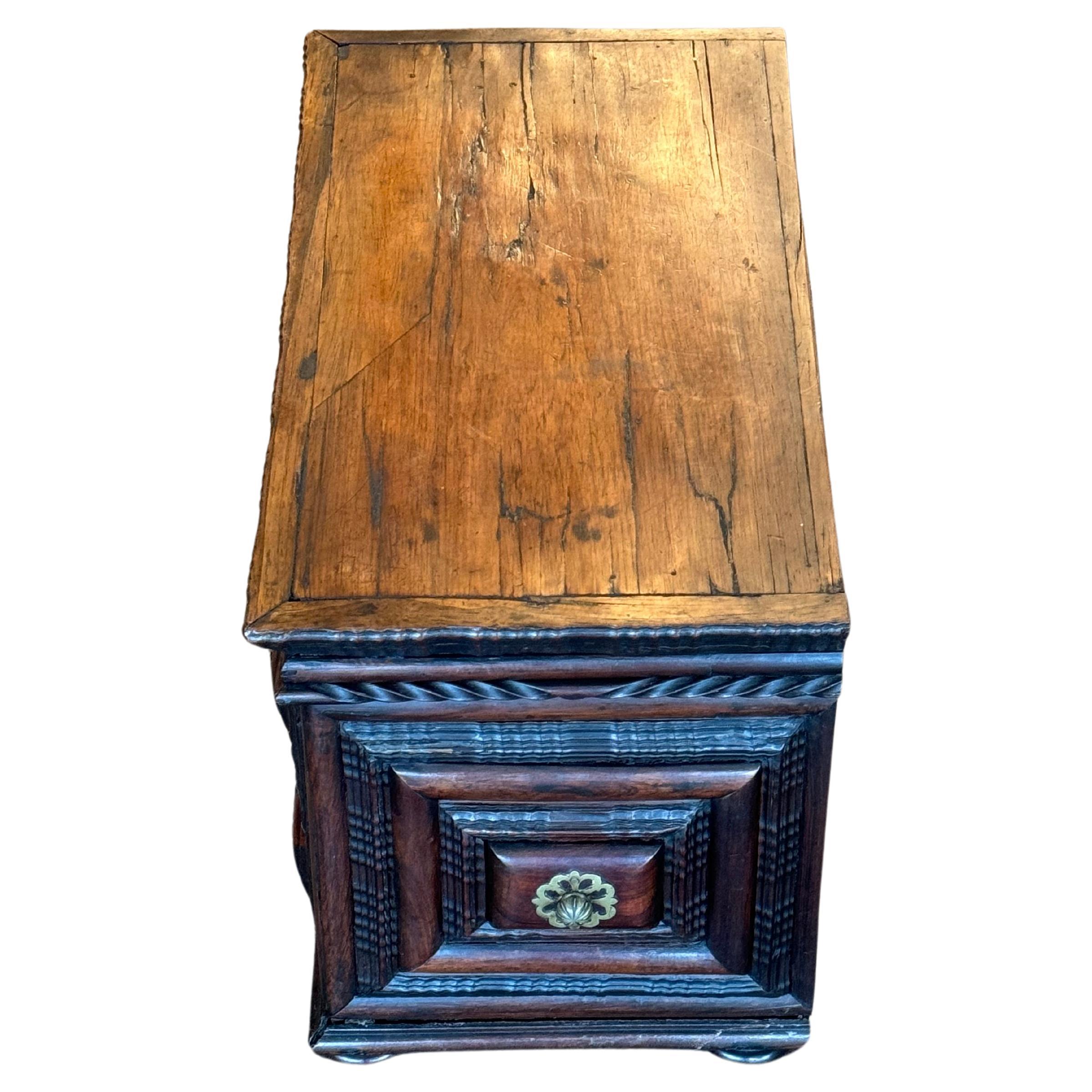 Antique Portuguese Baroque Rosewood Chest, Circa 1830 In Excellent Condition For Sale In West Hollywood, CA