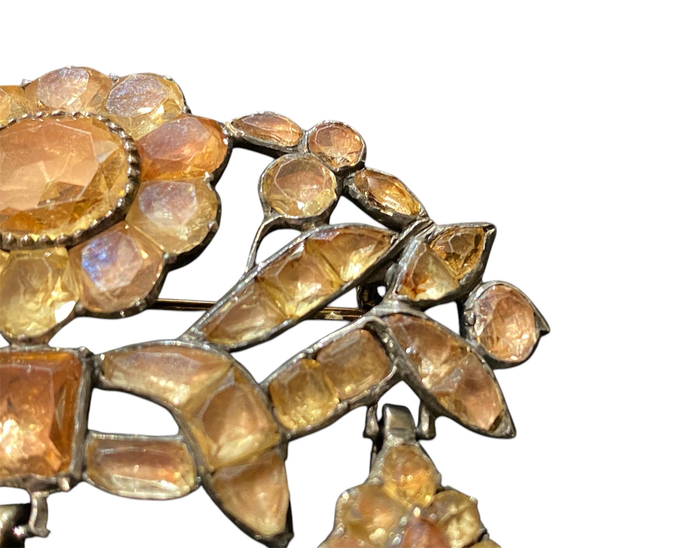 Broche portugaise ancienne, argentée et topaze, 18e siècle en vente 2