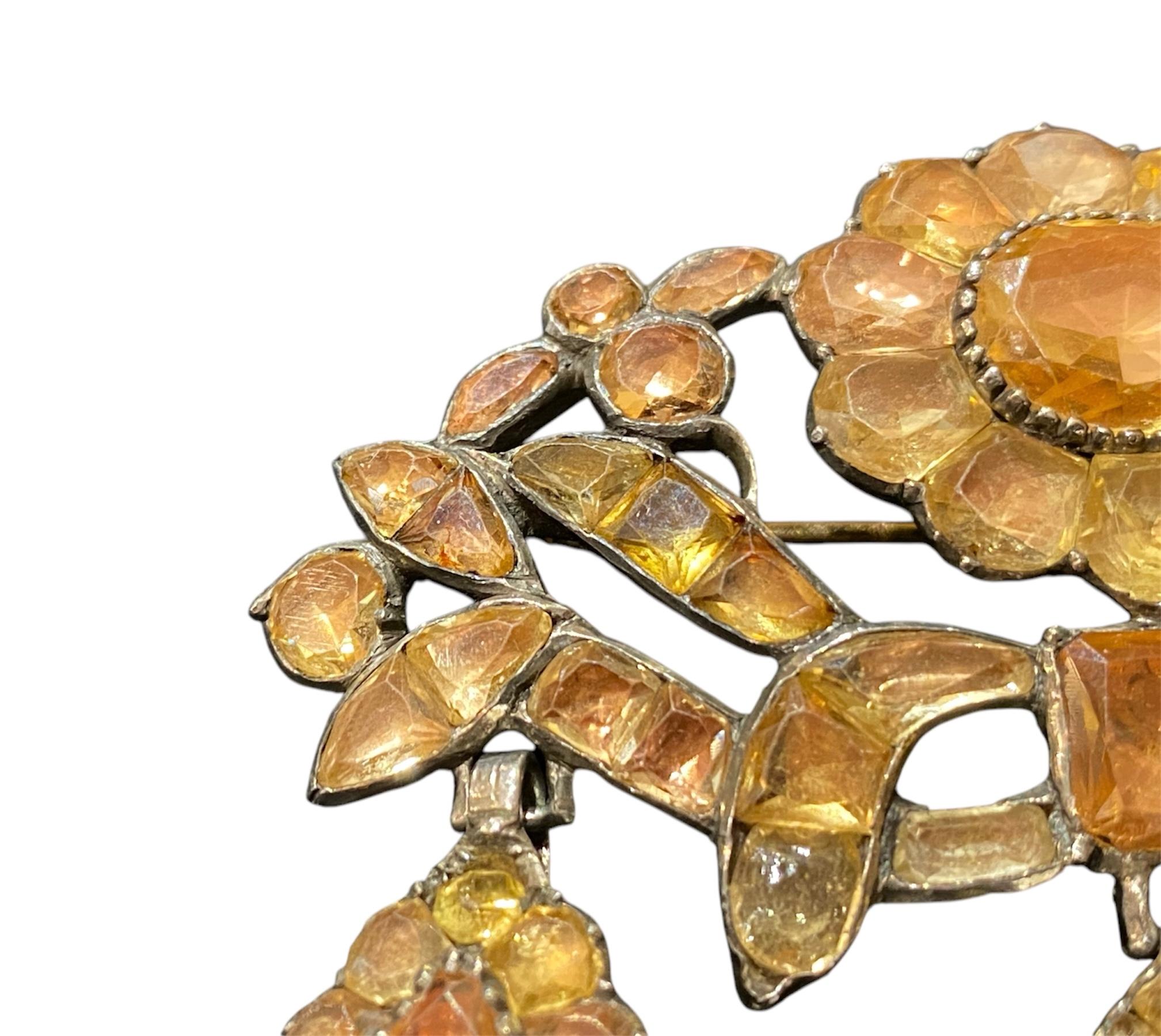 Broche portugaise ancienne, argentée et topaze, 18e siècle en vente 3