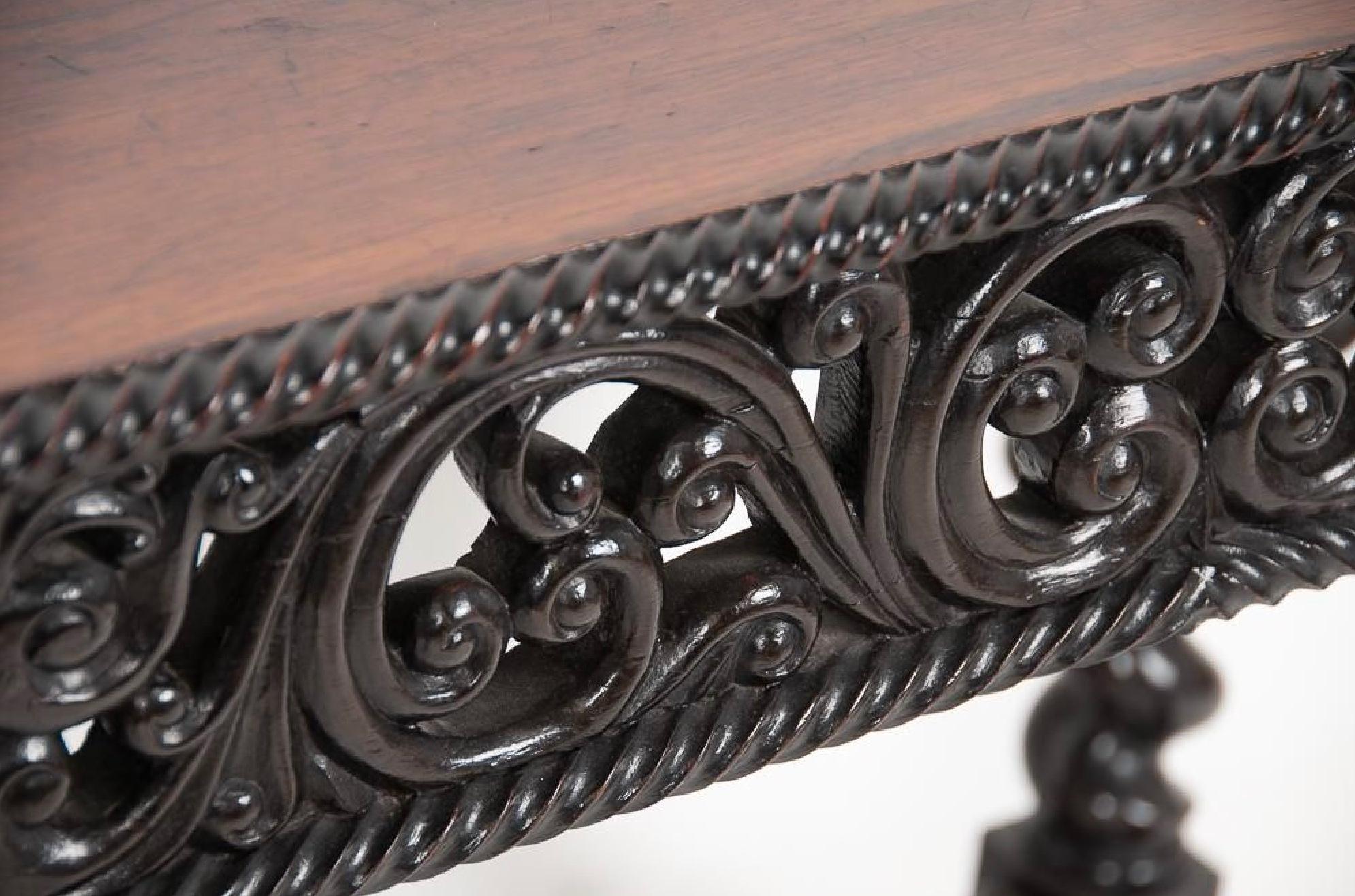 Antique Portuguese Carved Rosewood Side Table With Bulbous Turnings Early 19th C In Good Condition For Sale In Los Angeles, CA