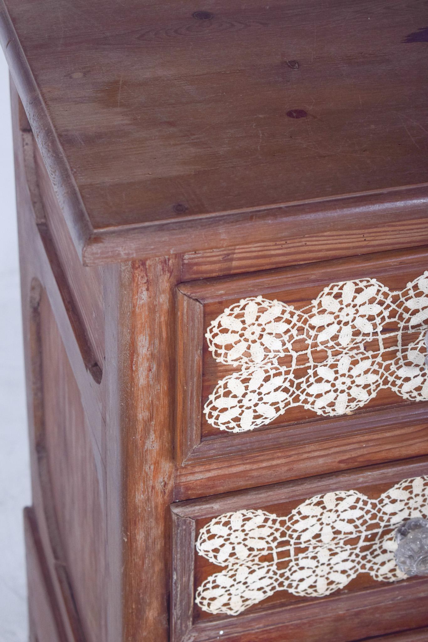 20th Century Antique Portuguese Chest of Drawers with Crochet For Sale