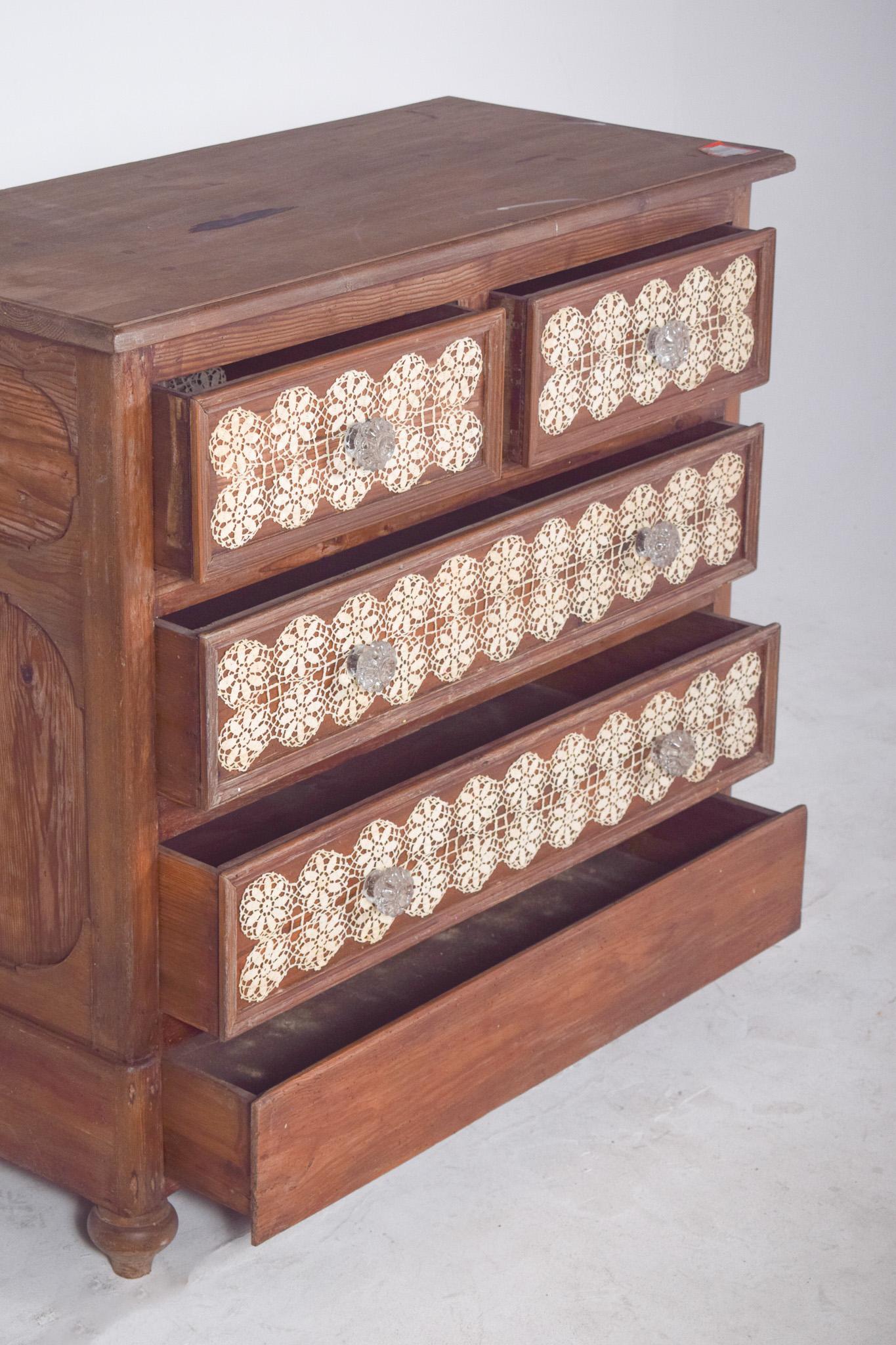 Antique Portuguese Chest of Drawers with Crochet For Sale 1