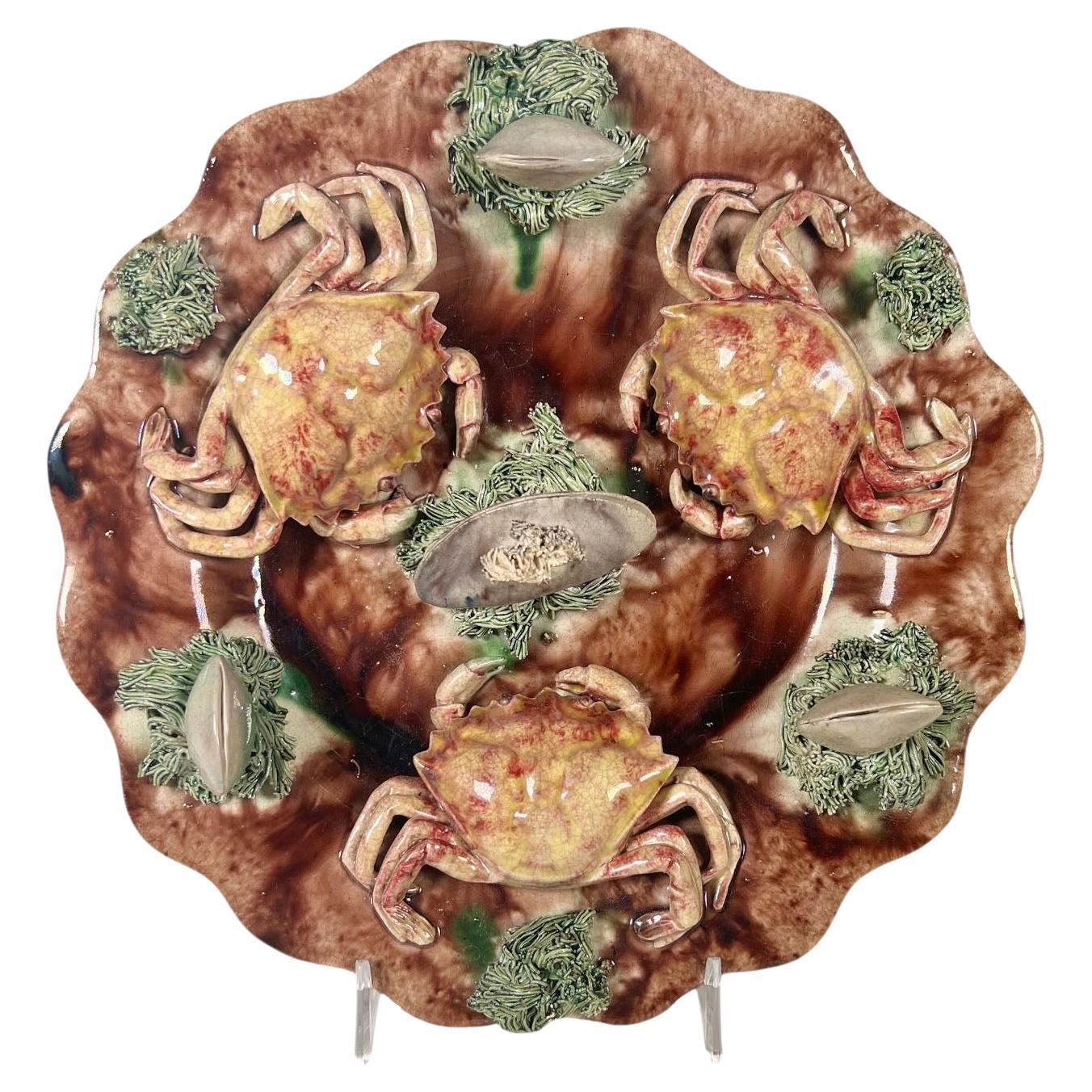 Antique Portuguese Cunha Palissy Scalloped Rim Plate With Crabs And Shells For Sale