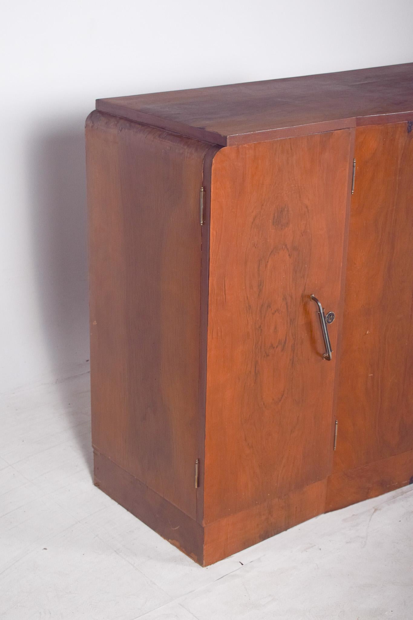 Aparador Antiguo de Estilo Decó Portugués en Nogal Art Decó en venta