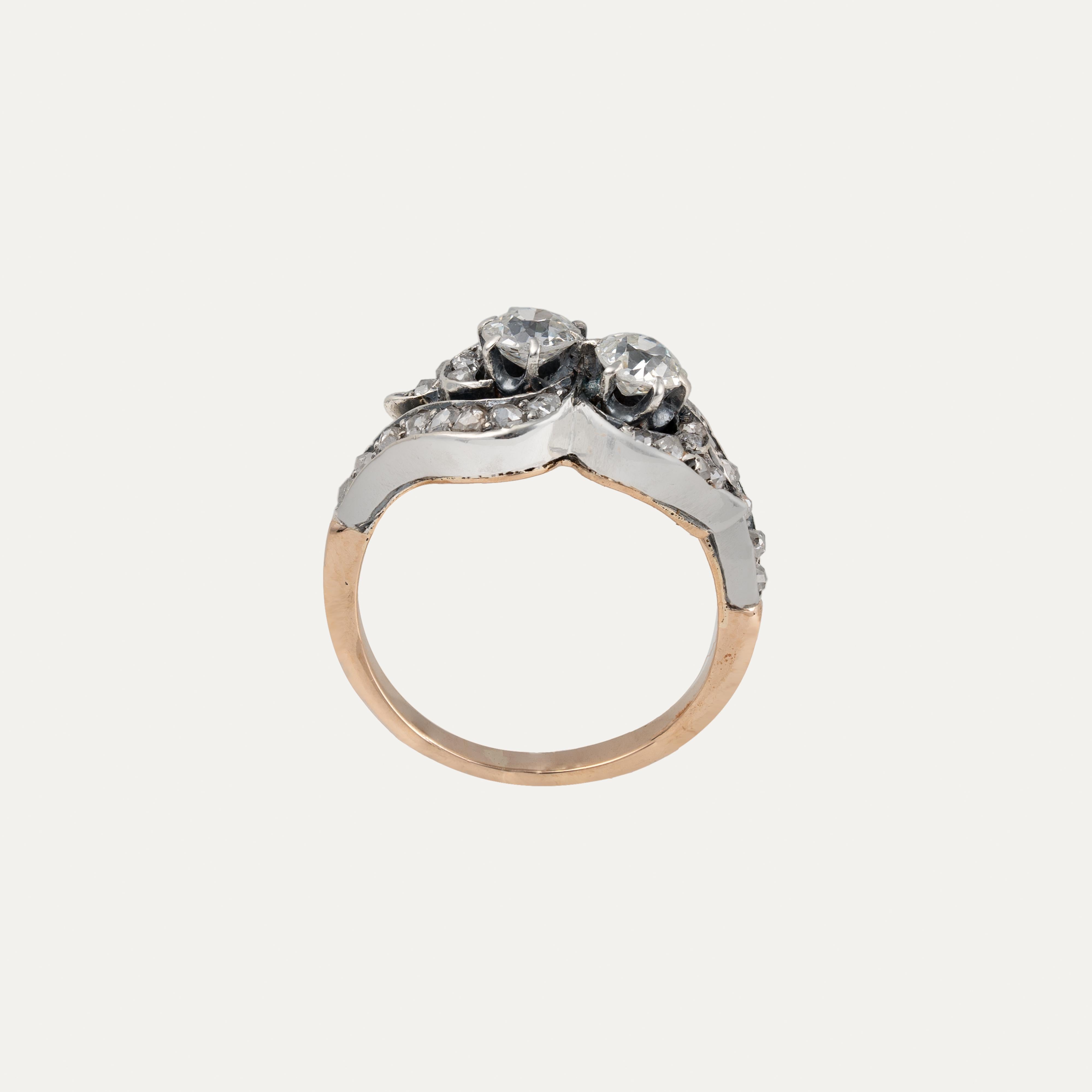 Taille vieille Europe Bague ancienne en diamant portugais par Leitão & Irmão en or et en argent, Circa 1887 en vente