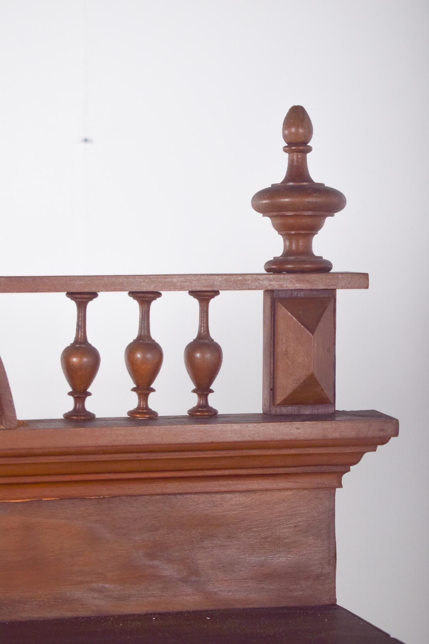 Ancien cabinet de sculpture portugais de style Henry II en vente 3