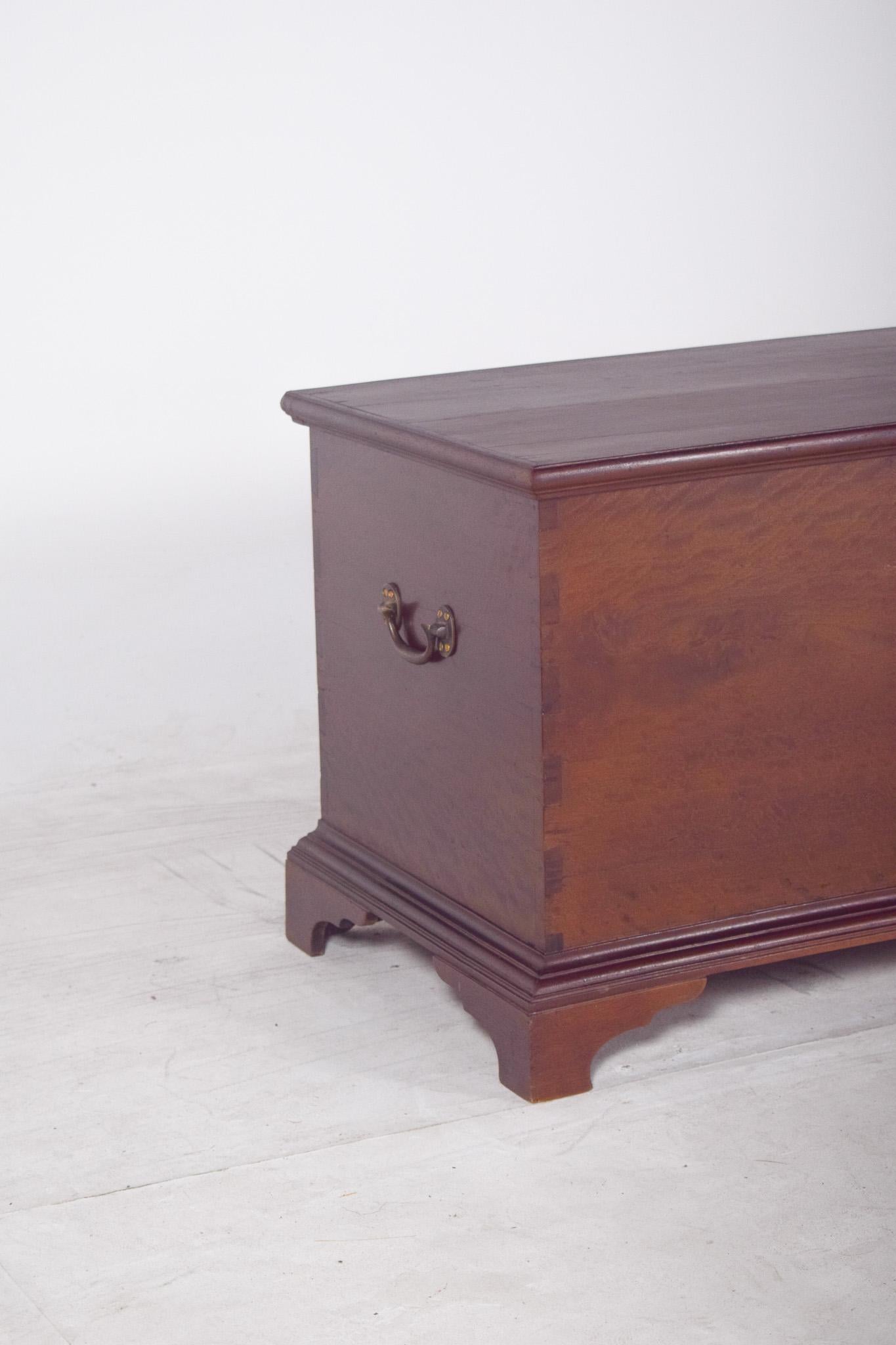 Portugais Coffre ancien en acajou portugais en vente