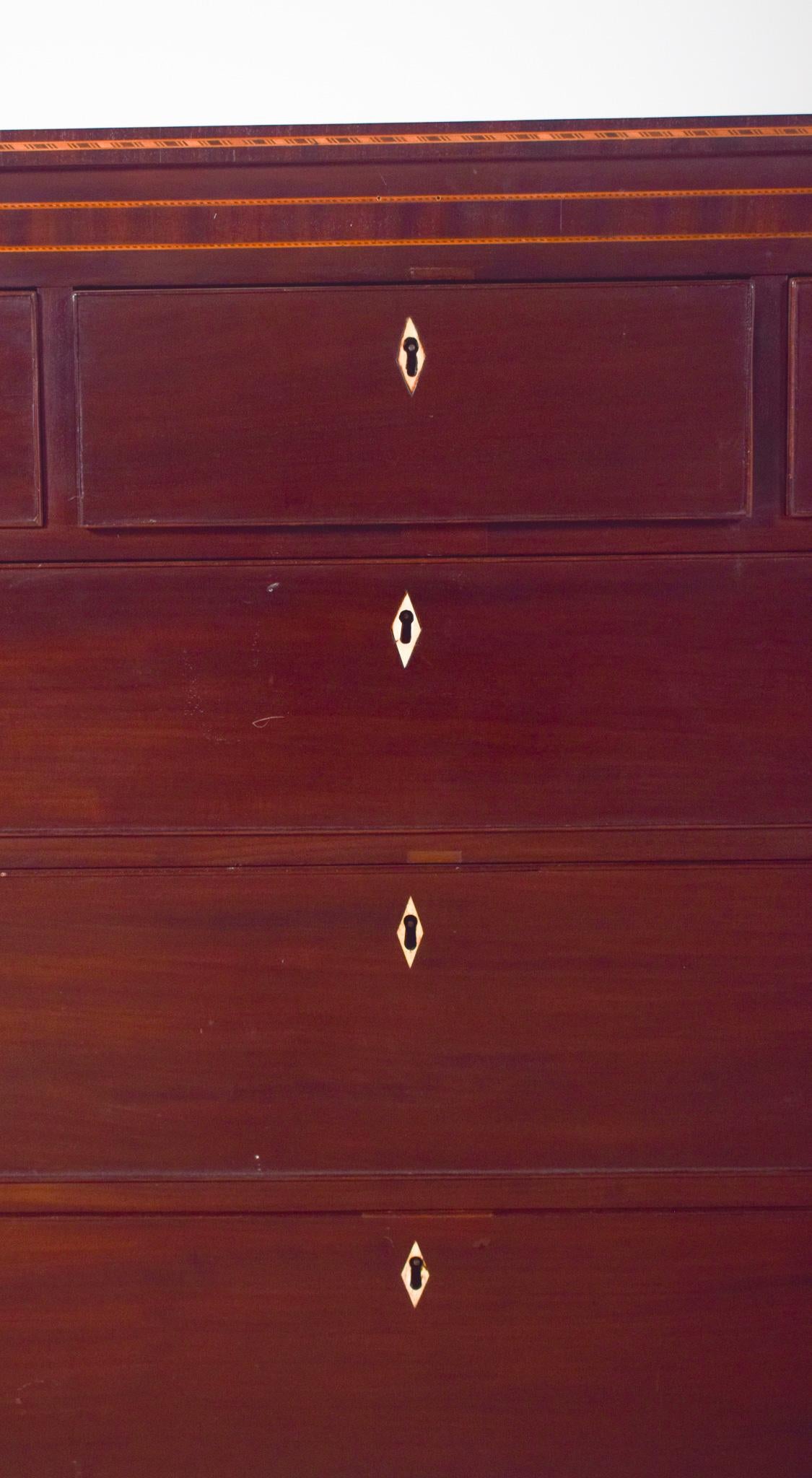 Autre Ancienne commode portugaise en acajou D. A Style en vente