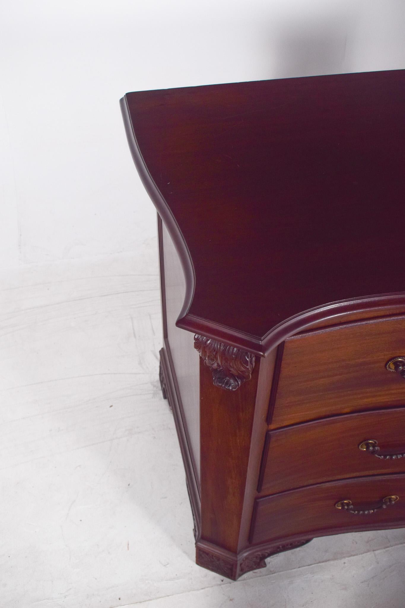 Commode ancienne en acajou portugais en vente 1