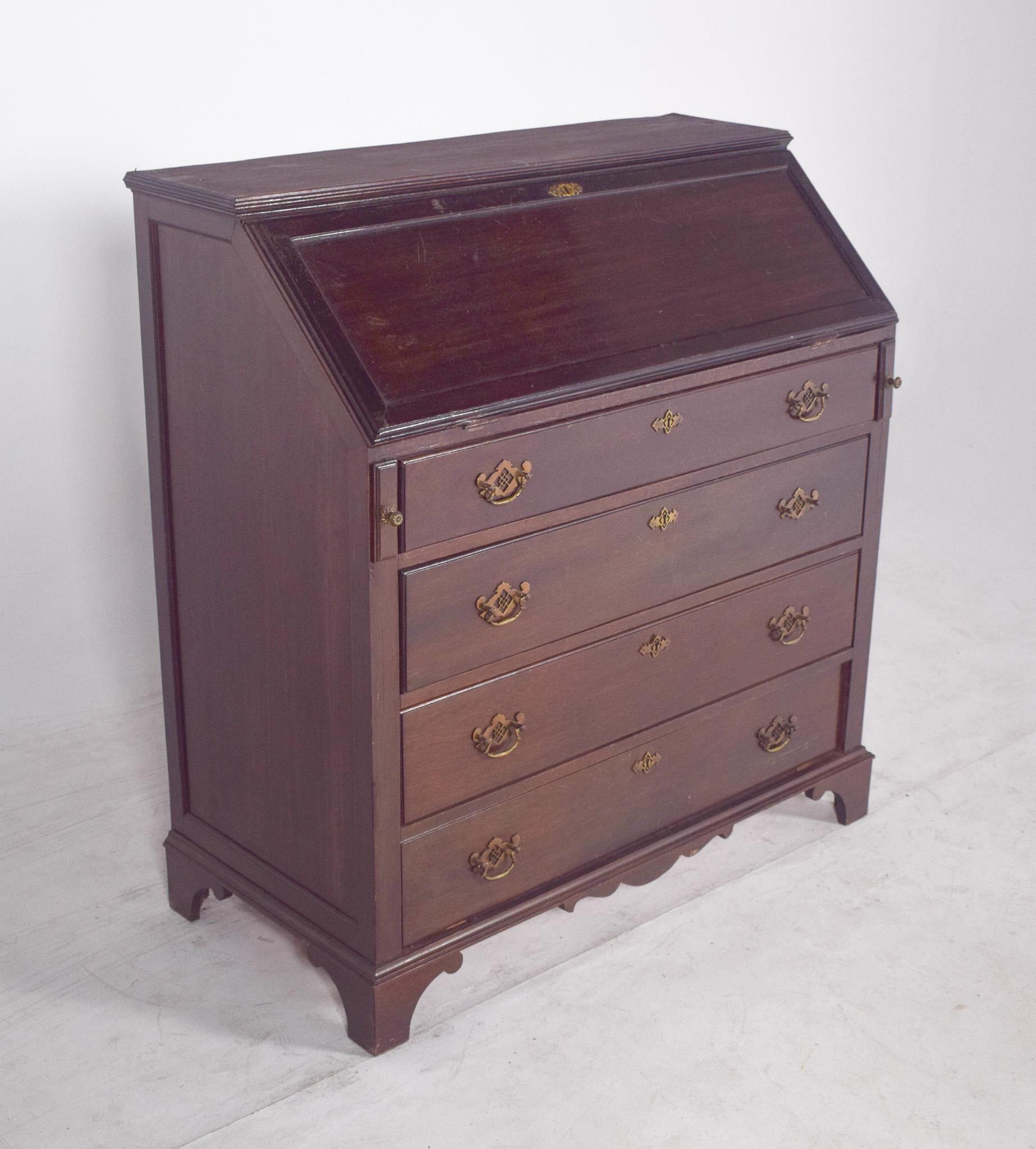 Antique Portuguese Paper Chest of Drawers in Dark Wood In Good Condition For Sale In Lisboa, Lisboa