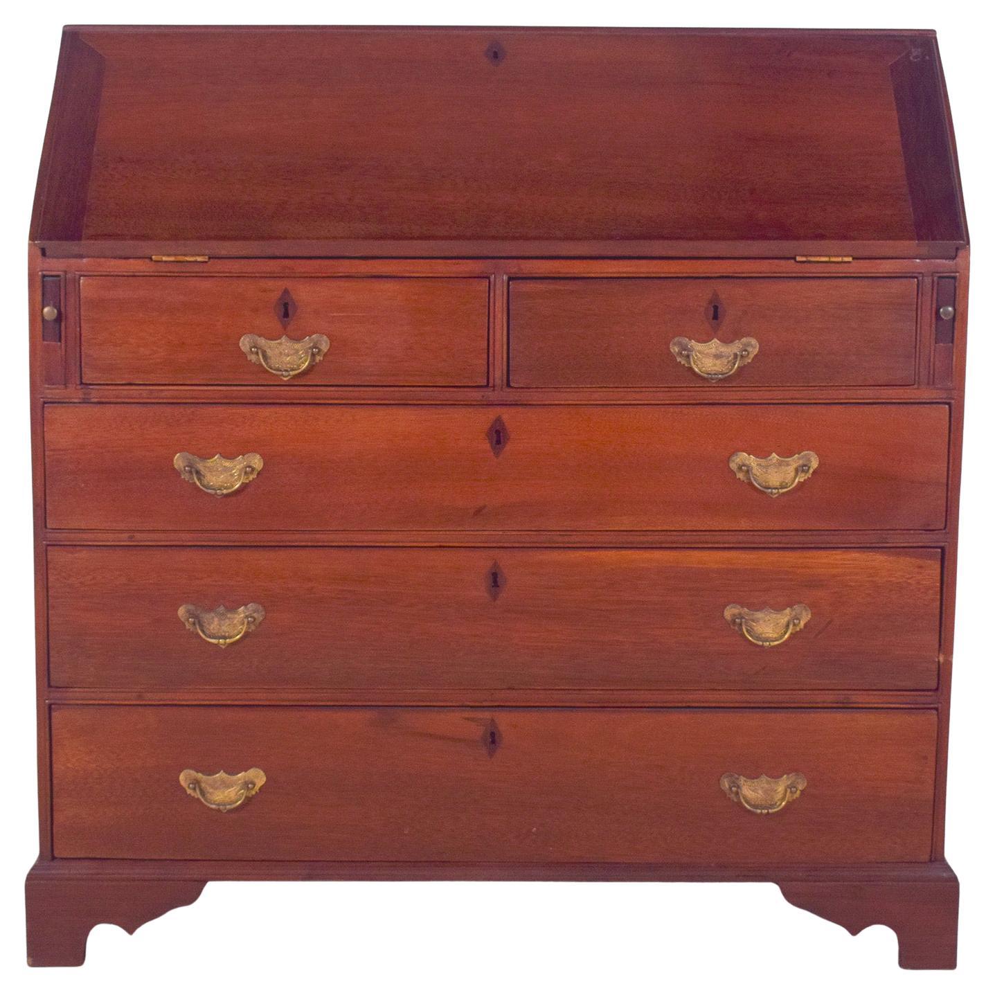 Ancienne commode portugaise en papier en Vinhático en vente