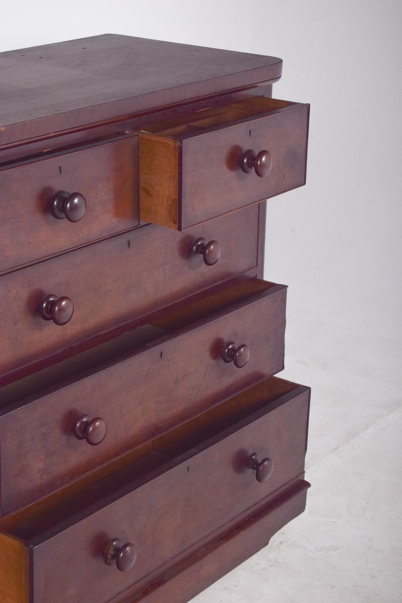 Antique Portuguese Romantic Chest of Drawers For Sale 4