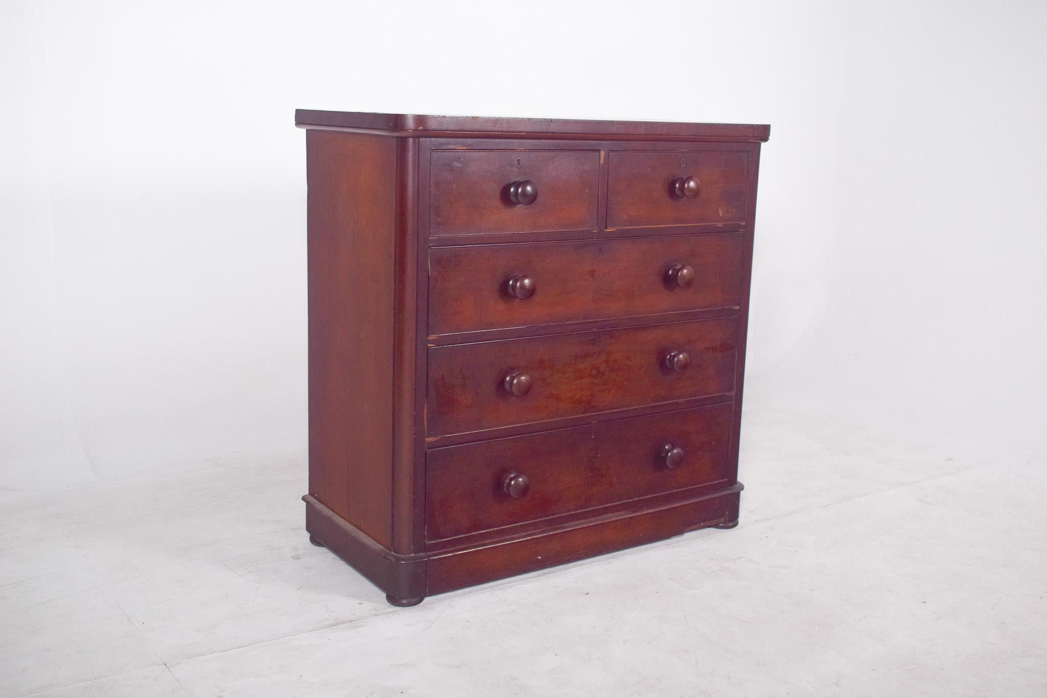 Antique Portuguese Romantic Chest of Drawers In Good Condition For Sale In Lisboa, Lisboa