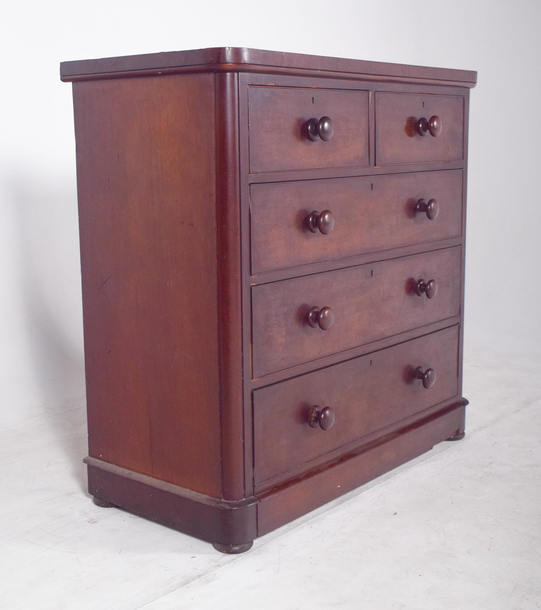 Antique Portuguese Romantic Chest of Drawers For Sale 1