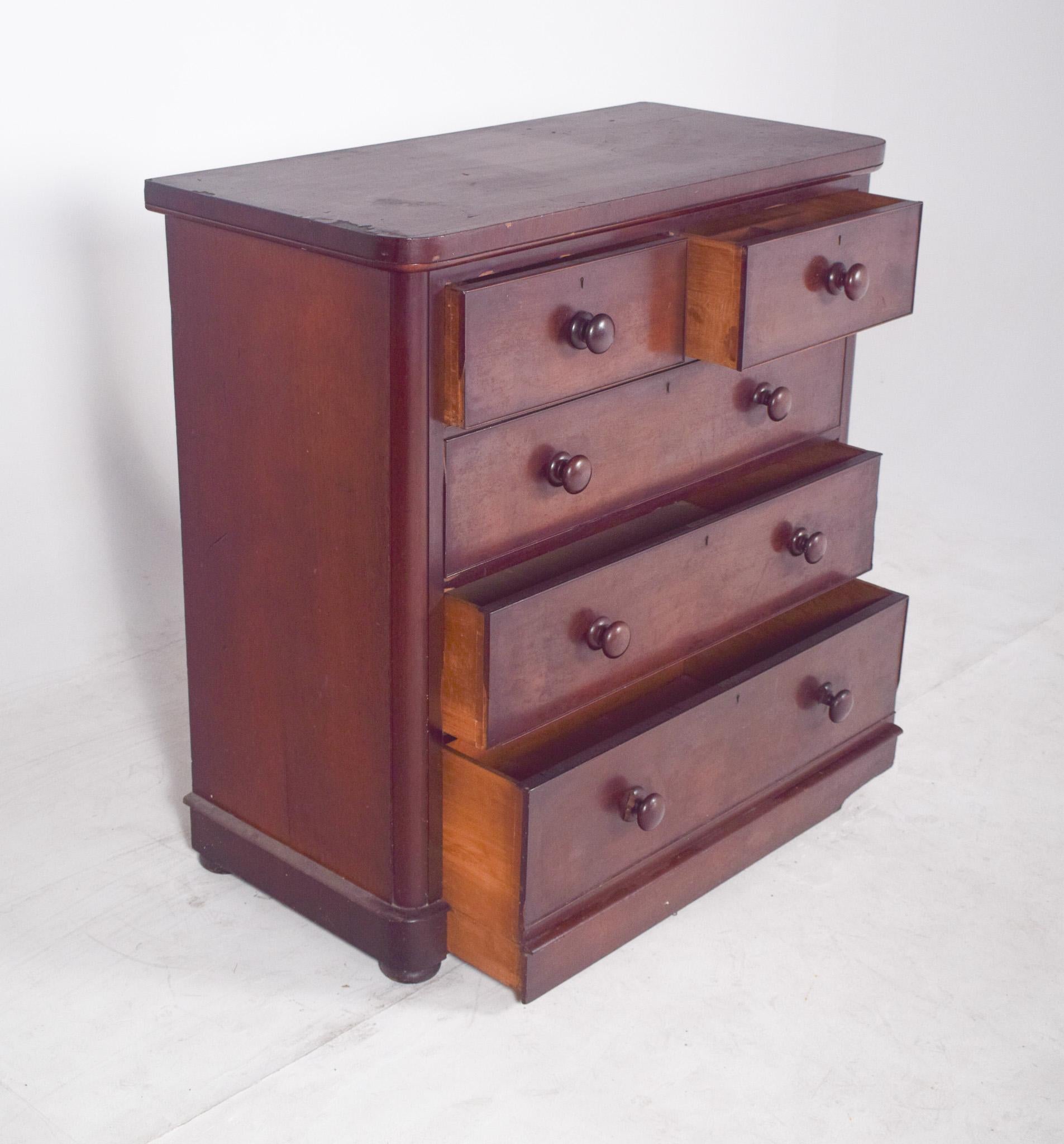 Antique Portuguese Romantic Chest of Drawers For Sale 2