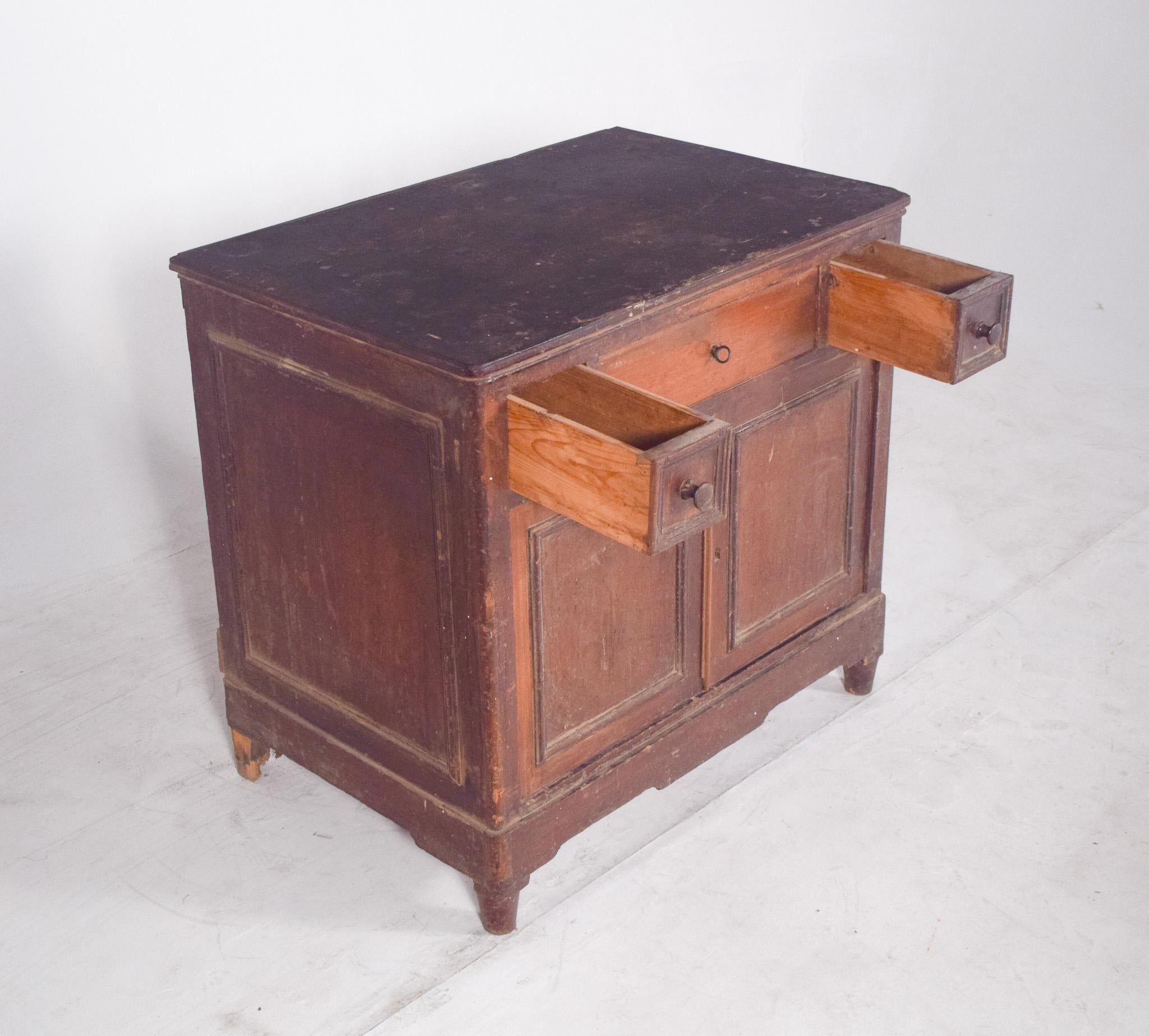 XIX secolo Antico armadio rustico portoghese in Wood scuro in vendita