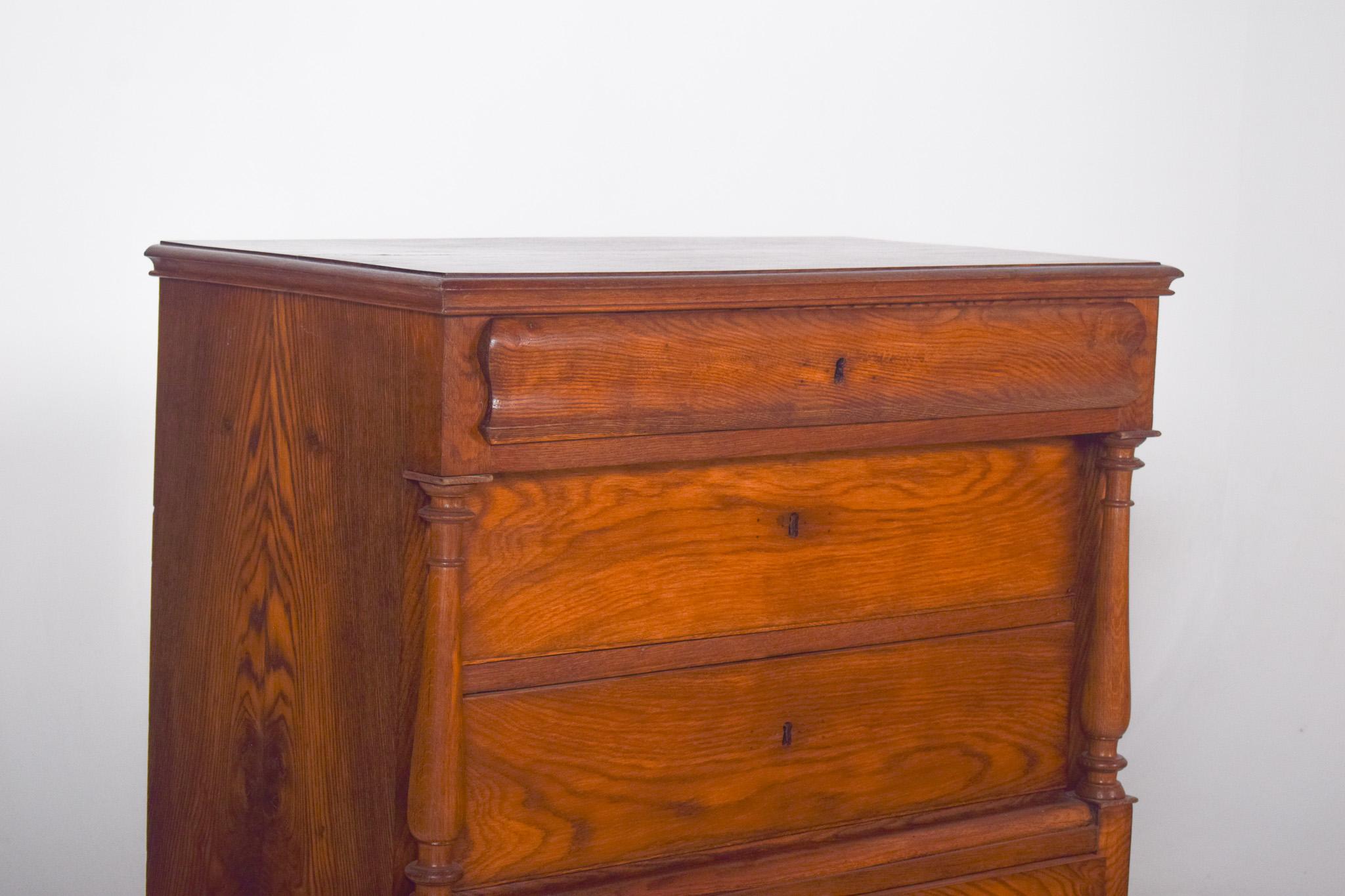 Antique Portuguese Rustic Oak Chest of Drawers For Sale 1