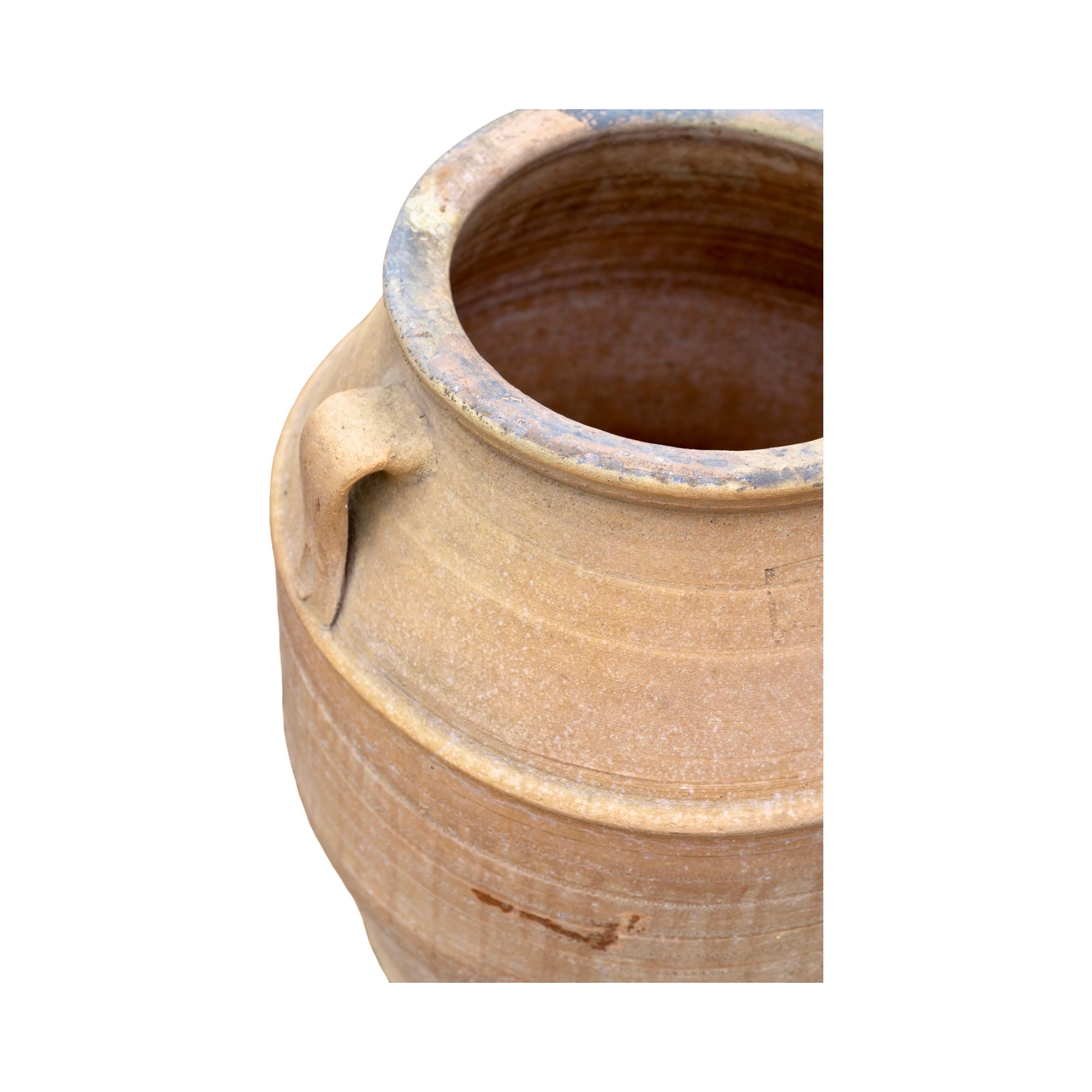 Inizio XX secolo Antico vaso portoghese in terracotta in vendita