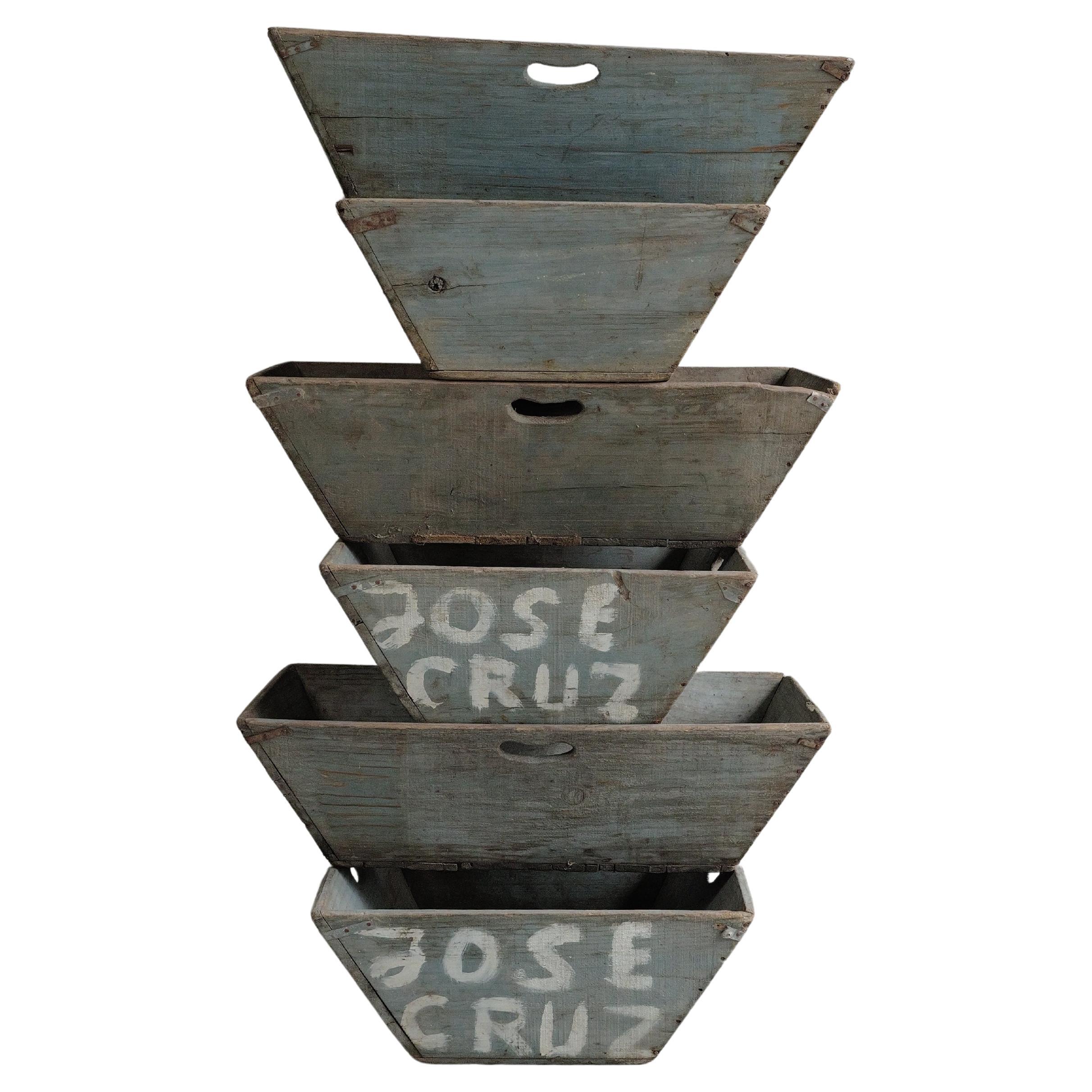 Recipiente de madera portugués antiguo para la cosecha