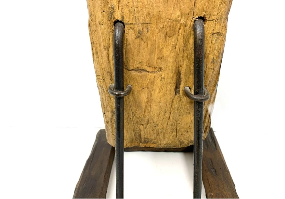 Ferro Antico palo montato come scultura in vendita